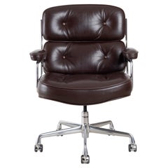 Time-Life Chefsessel aus schokoladenbraunem Leder von Charles & Ray Eames