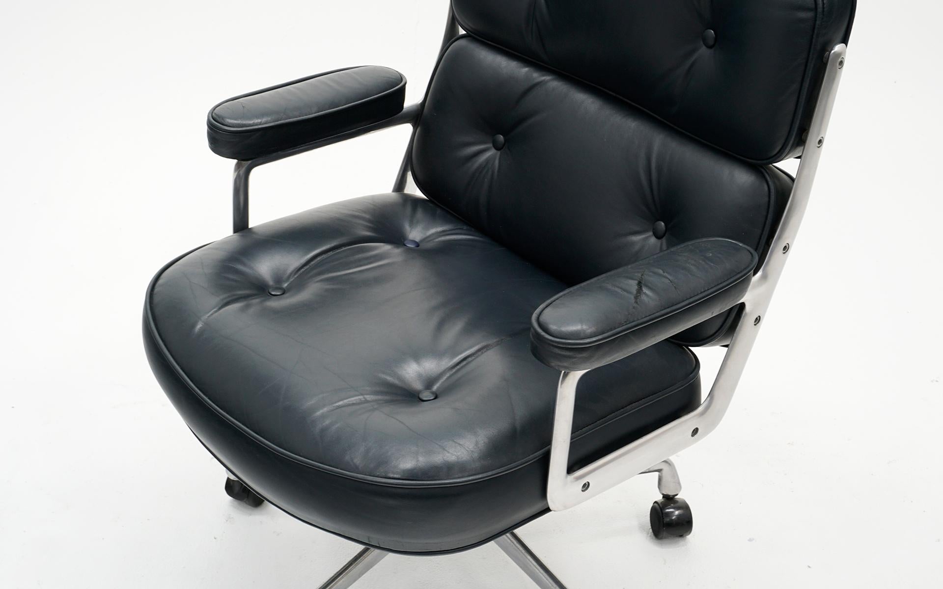 Time Life Executive Desk Chair by Charles and Ray Eames. Dark Gray Blue Leather In Good Condition In Kansas City, MO