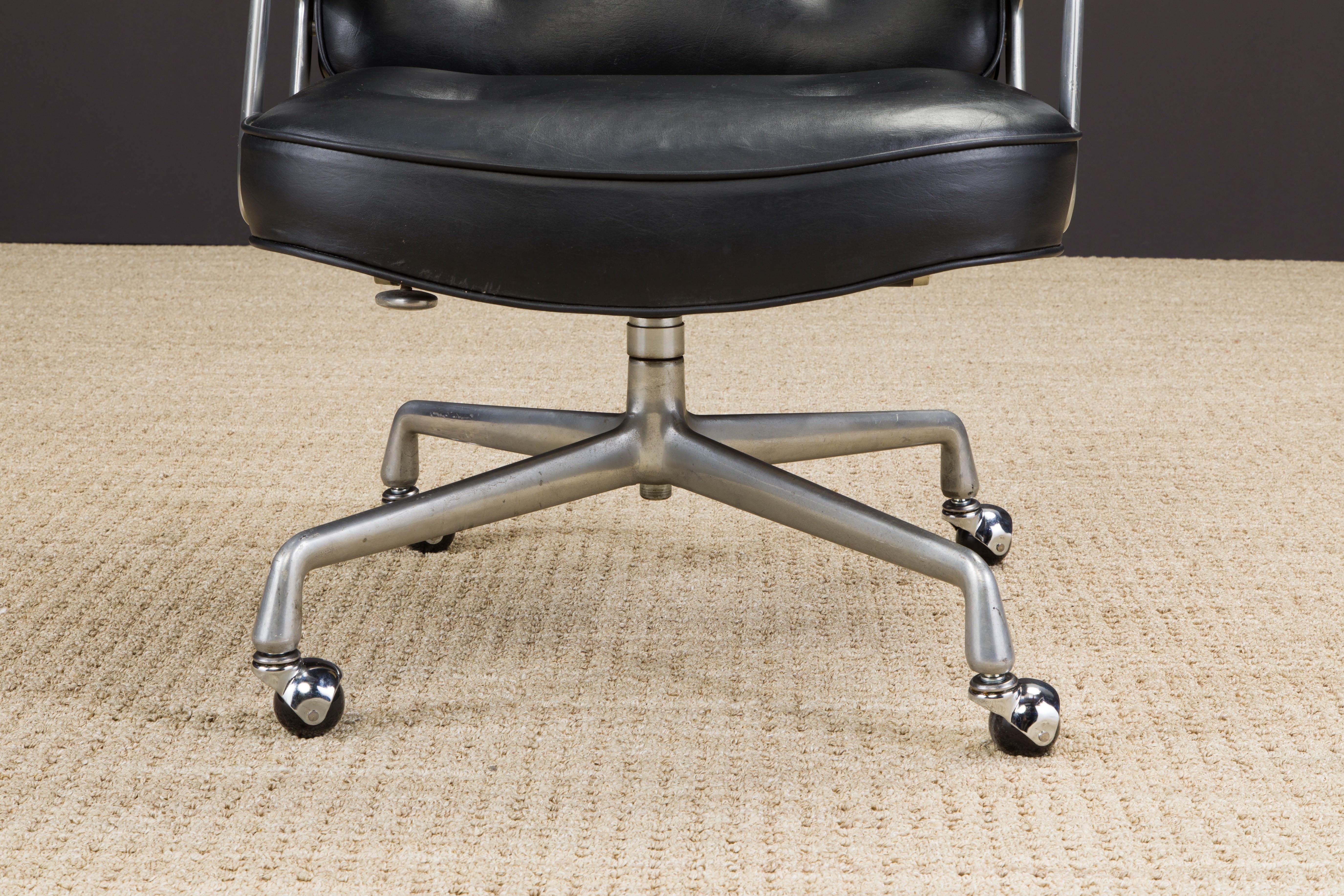 Alluminio Sedia da scrivania Time Life Executive di Charles Eames per Herman Miller, anni '80, firmata in vendita