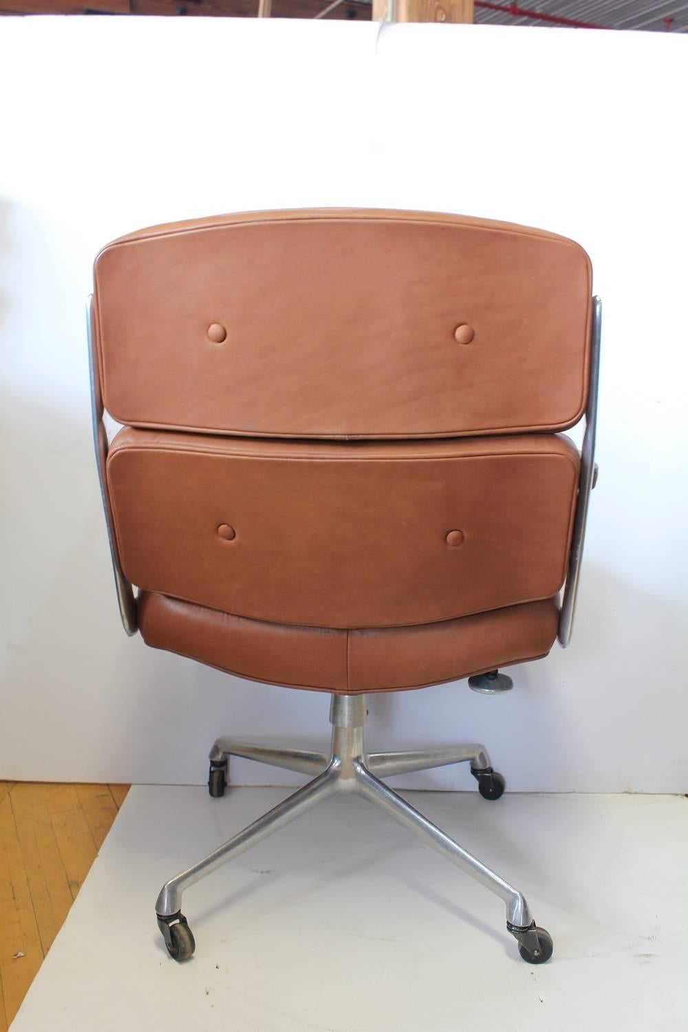 Time Life Executive Leather Chair by Eames for Herman Miller In Good Condition In Chicago, IL