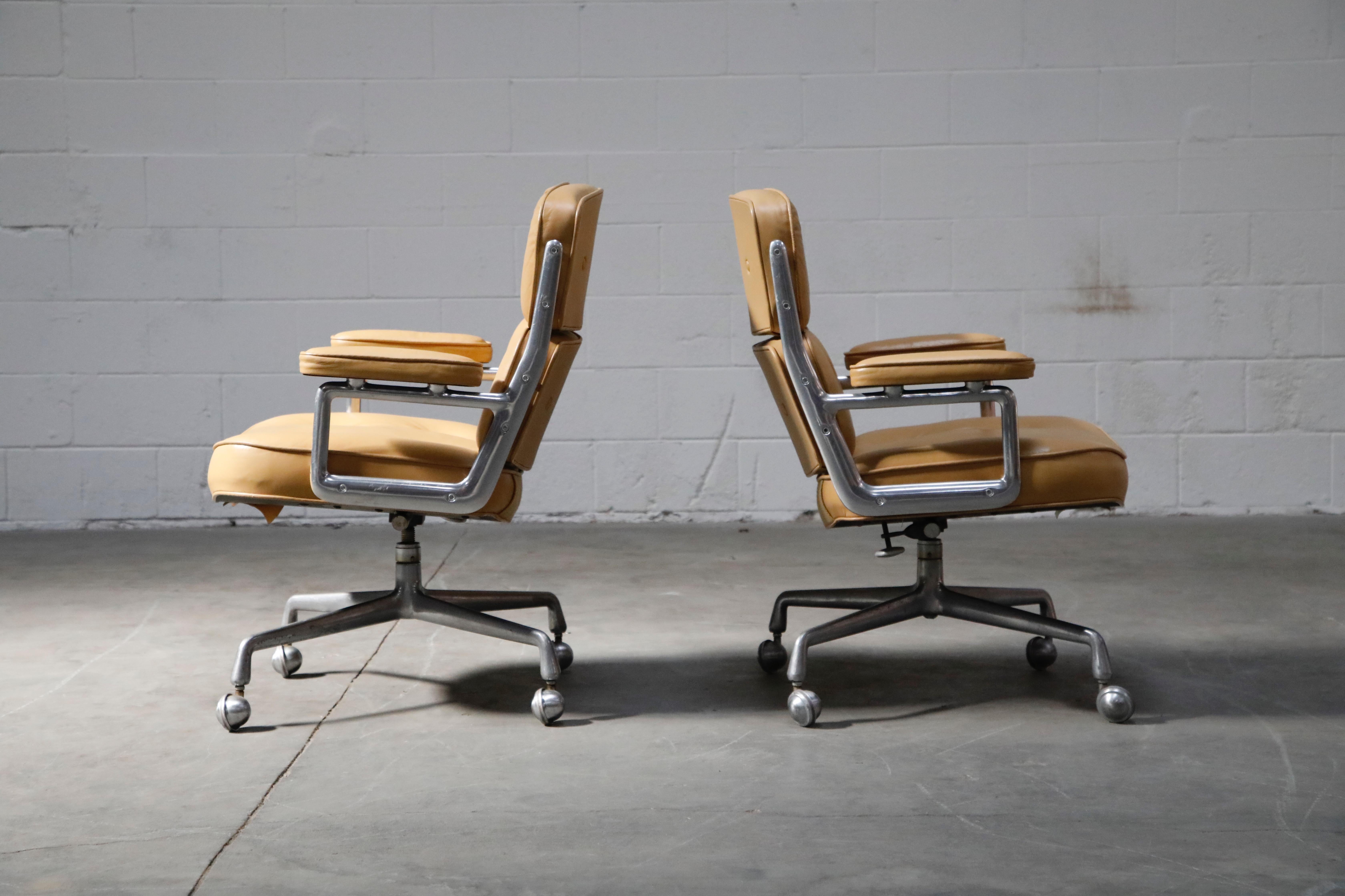 Mid-Century Modern 'Time Life' Executive Office Chair by Charles Eames for Herman Miller, Signed