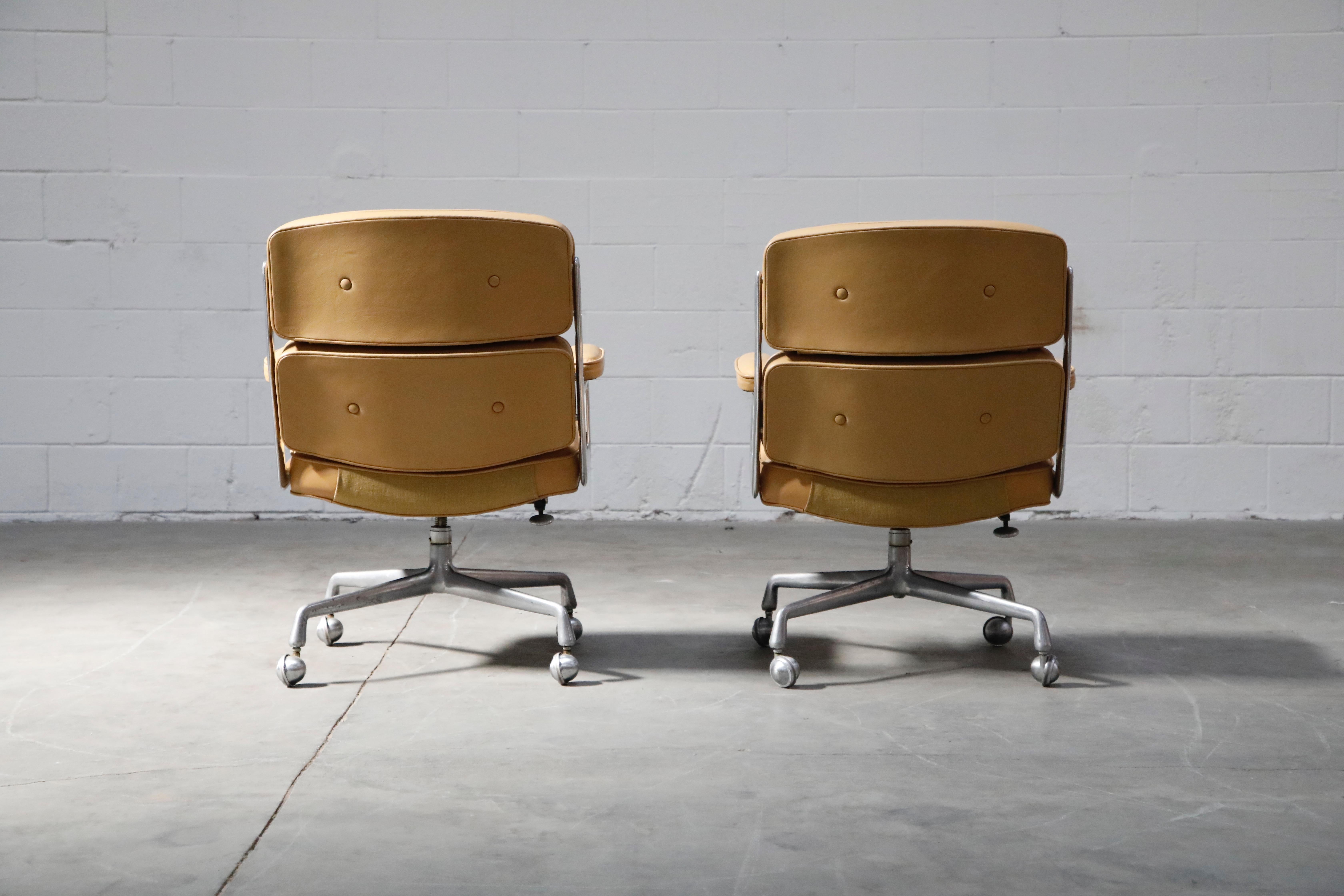 'Time Life' Executive Office Chair by Charles Eames for Herman Miller, Signed In Good Condition In Los Angeles, CA