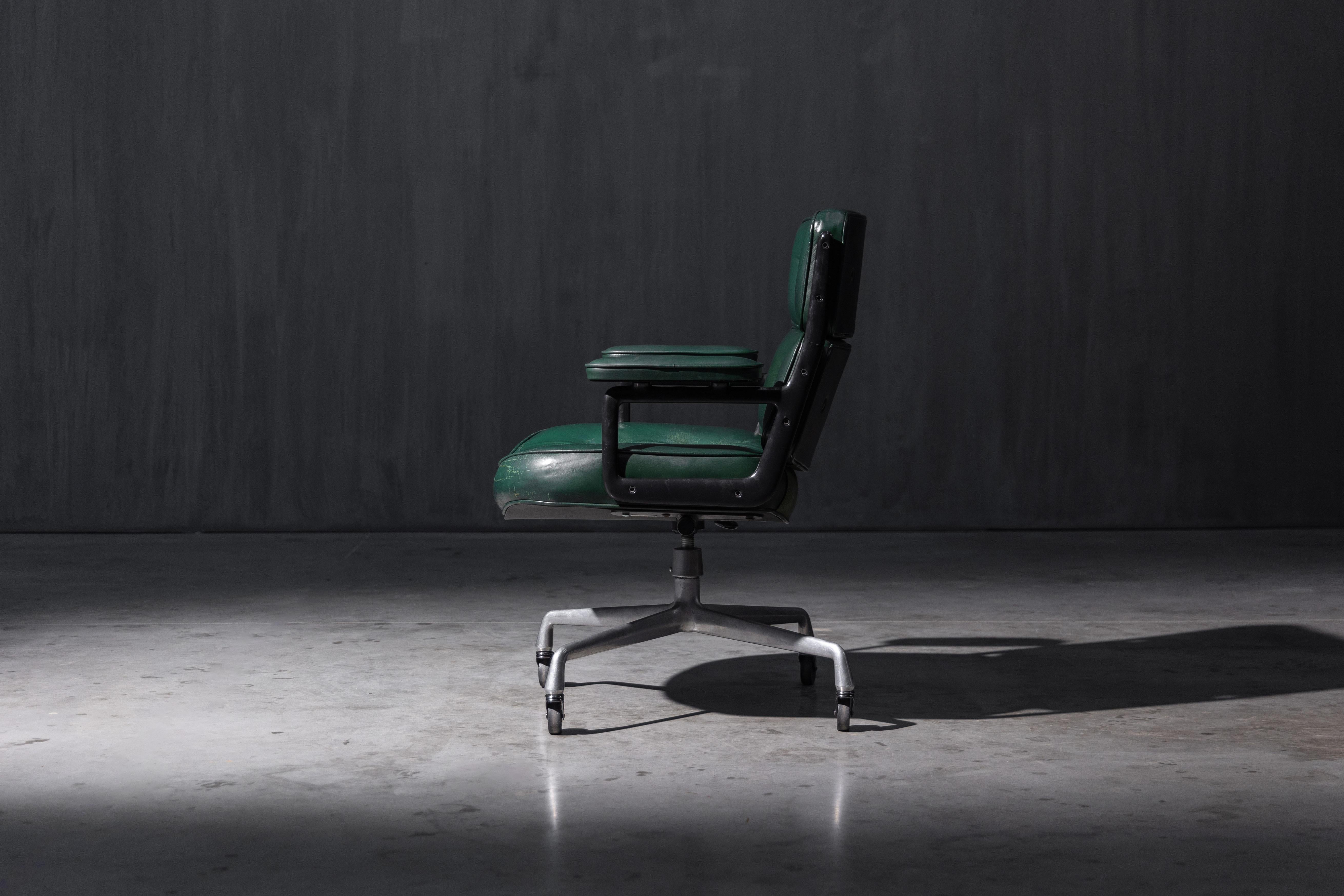 Time Life Lobby Chair by Charles and Ray Eames for Herman Miller, USA, 1960s 1