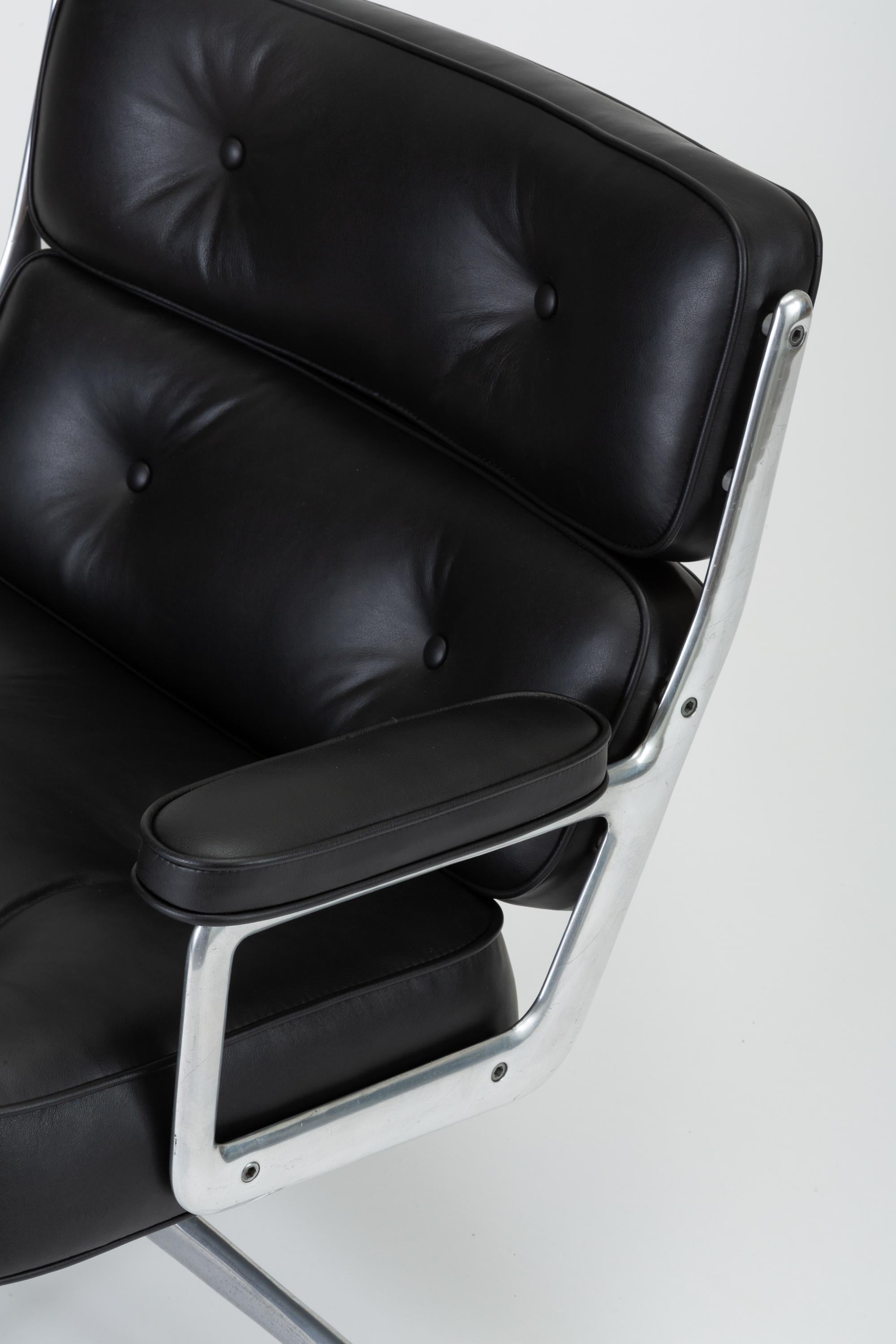 Time Life Lobby Chair by Ray and Charles Eames for Herman Miller 5