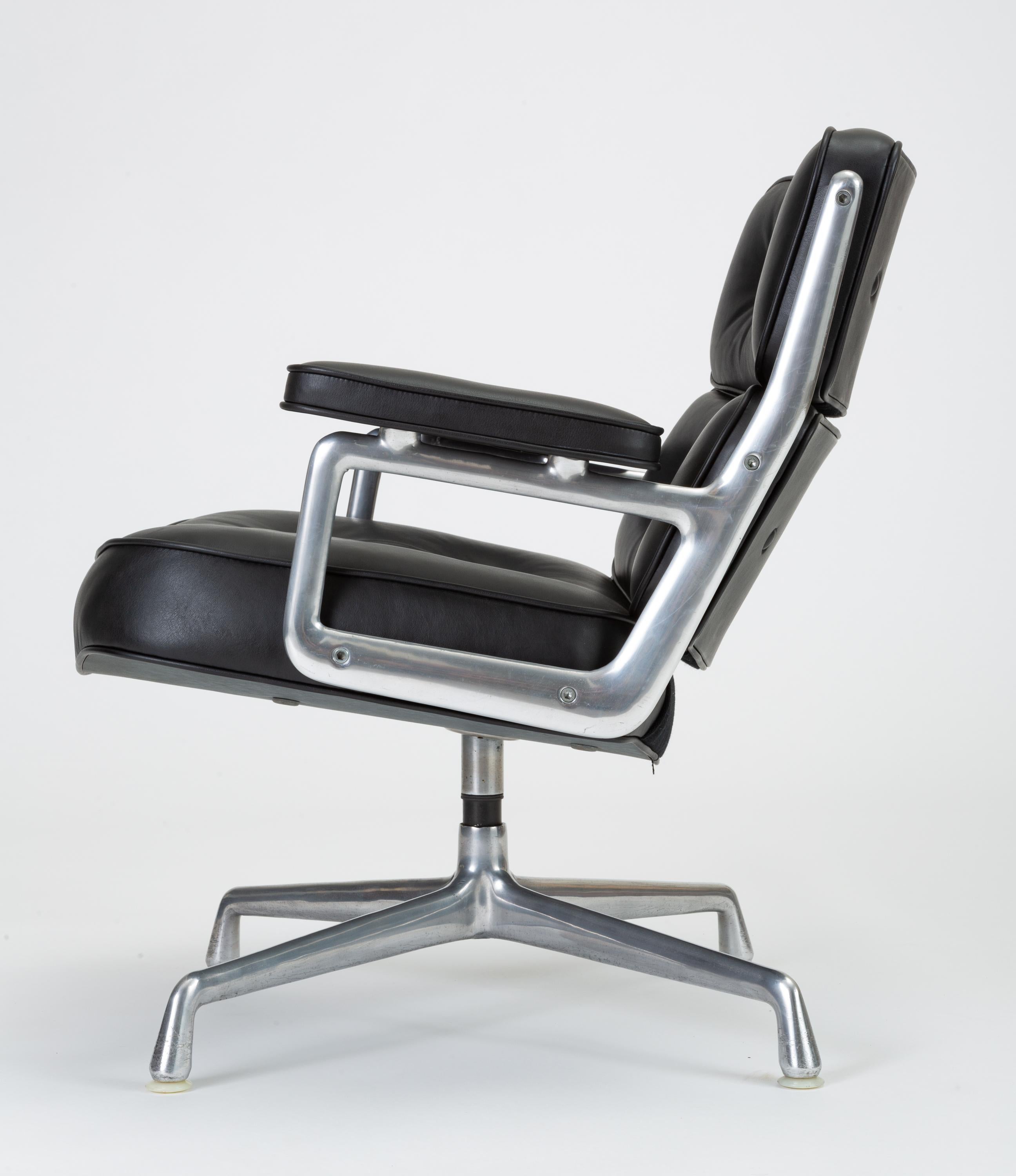 Time Life Lobby Chair by Ray and Charles Eames for Herman Miller im Zustand „Gut“ in Los Angeles, CA