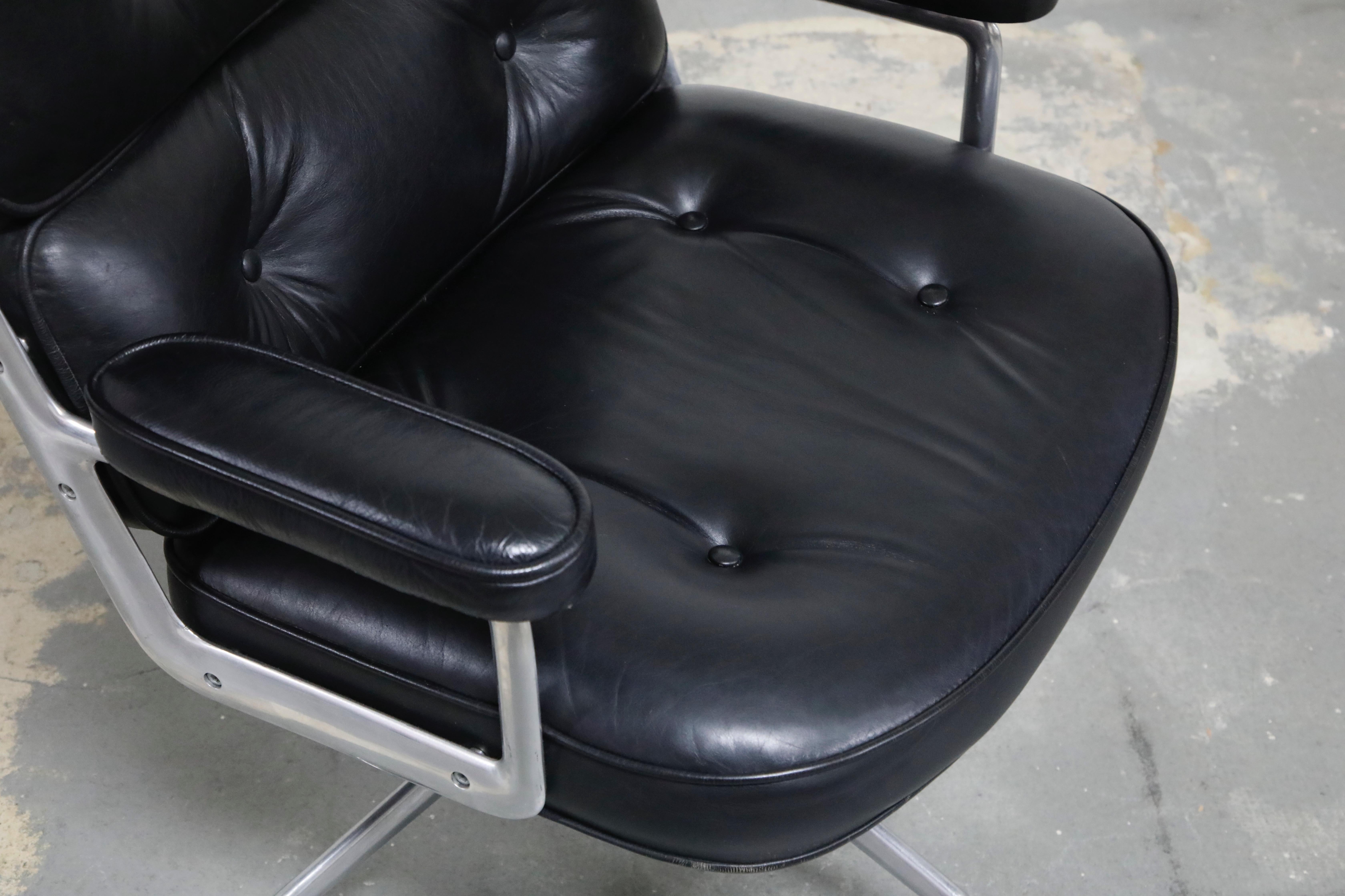 Time Life Lobby Executive Desk Chair by Charles Eames for Herman Miller, 1984 9