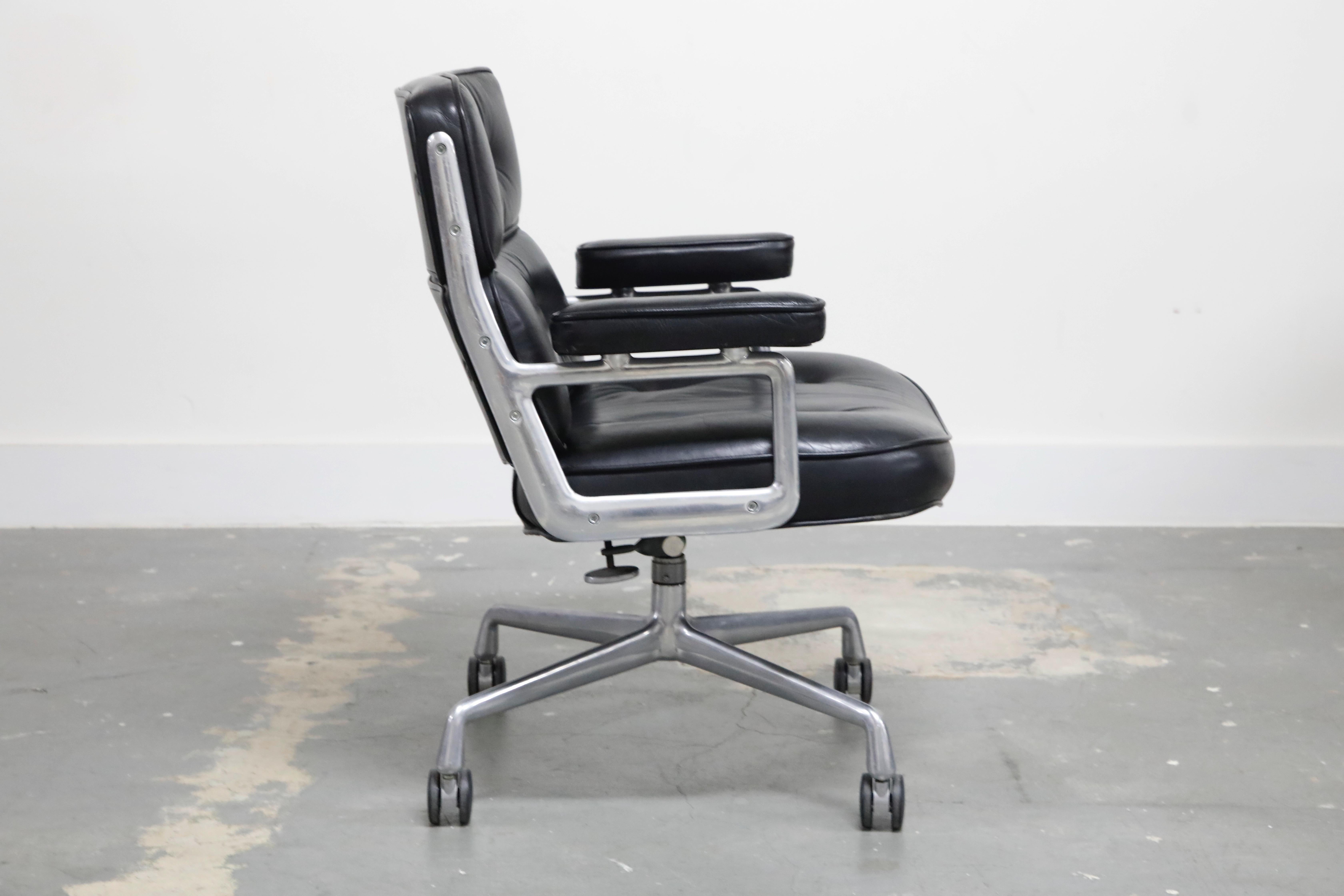 Time Life Lobby Executive Desk Chair by Charles Eames for Herman Miller, 1984 In Good Condition In Los Angeles, CA