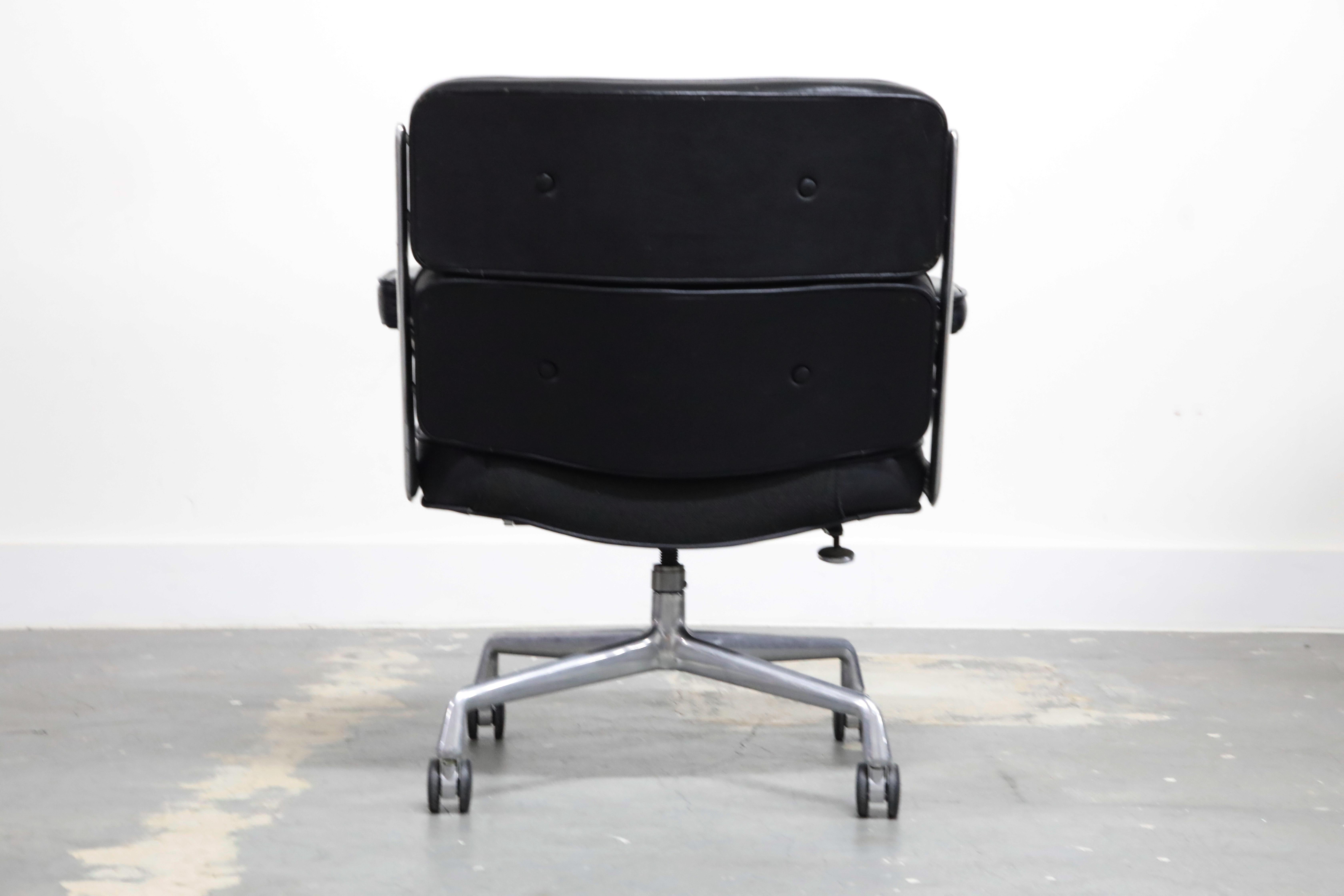 Aluminum Time Life Lobby Executive Desk Chair by Charles Eames for Herman Miller, 1984
