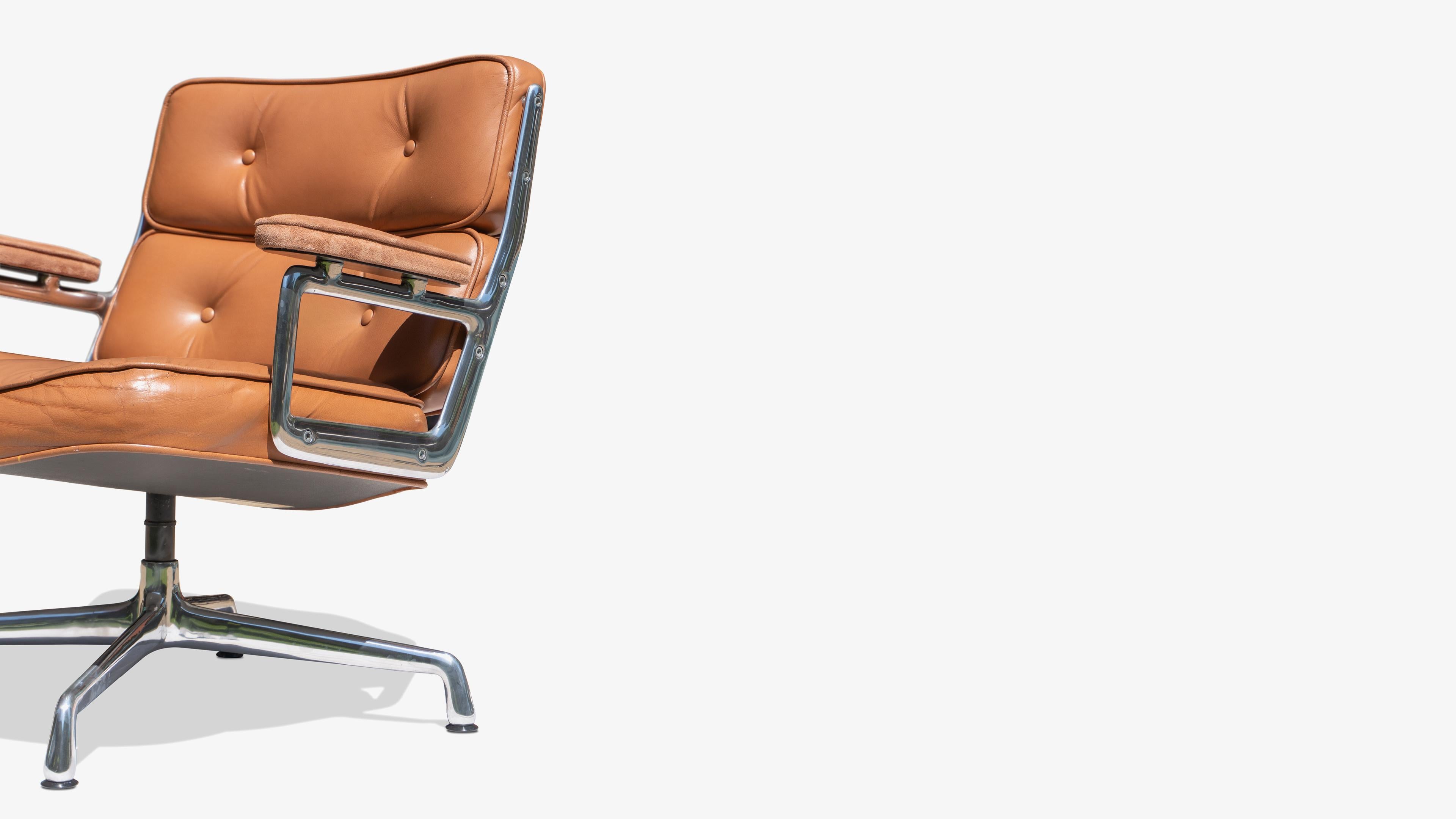 Mid-Century Modern Time-Life Lounge Chair in Leather by Charles & Ray Eames for Herman Miller