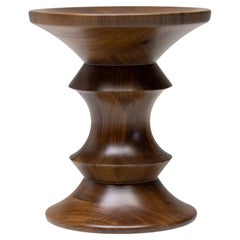 Sgabello Time Life in noce di Charles and Ray Eames per Herman Miller