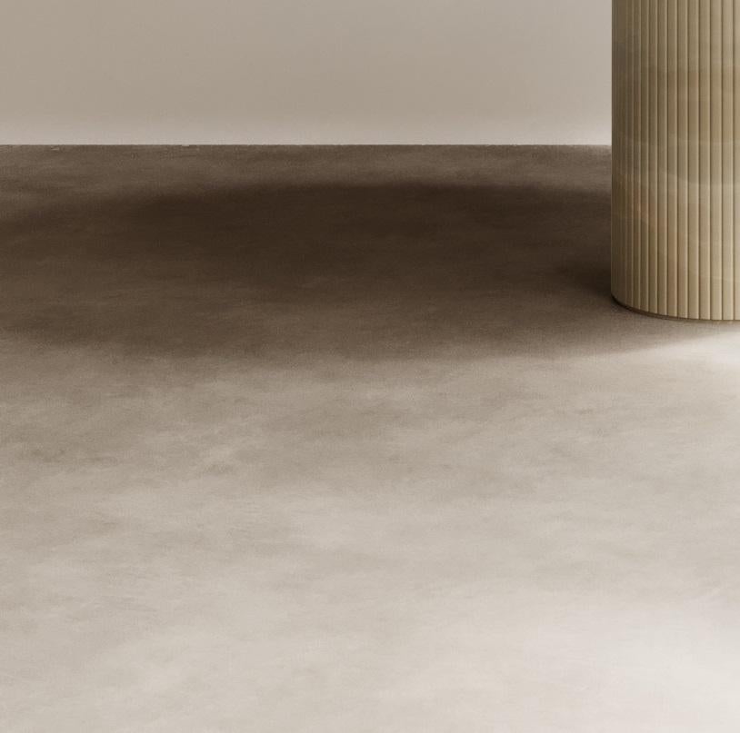 Autre Time Table II Round Dining Table in Bianco Onyx by Paloma Editions en vente