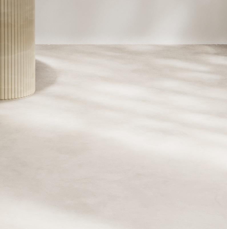 Time Table II Round Dining Table in Bianco Onyx by Paloma Editions Neuf - En vente à Geneve, CH