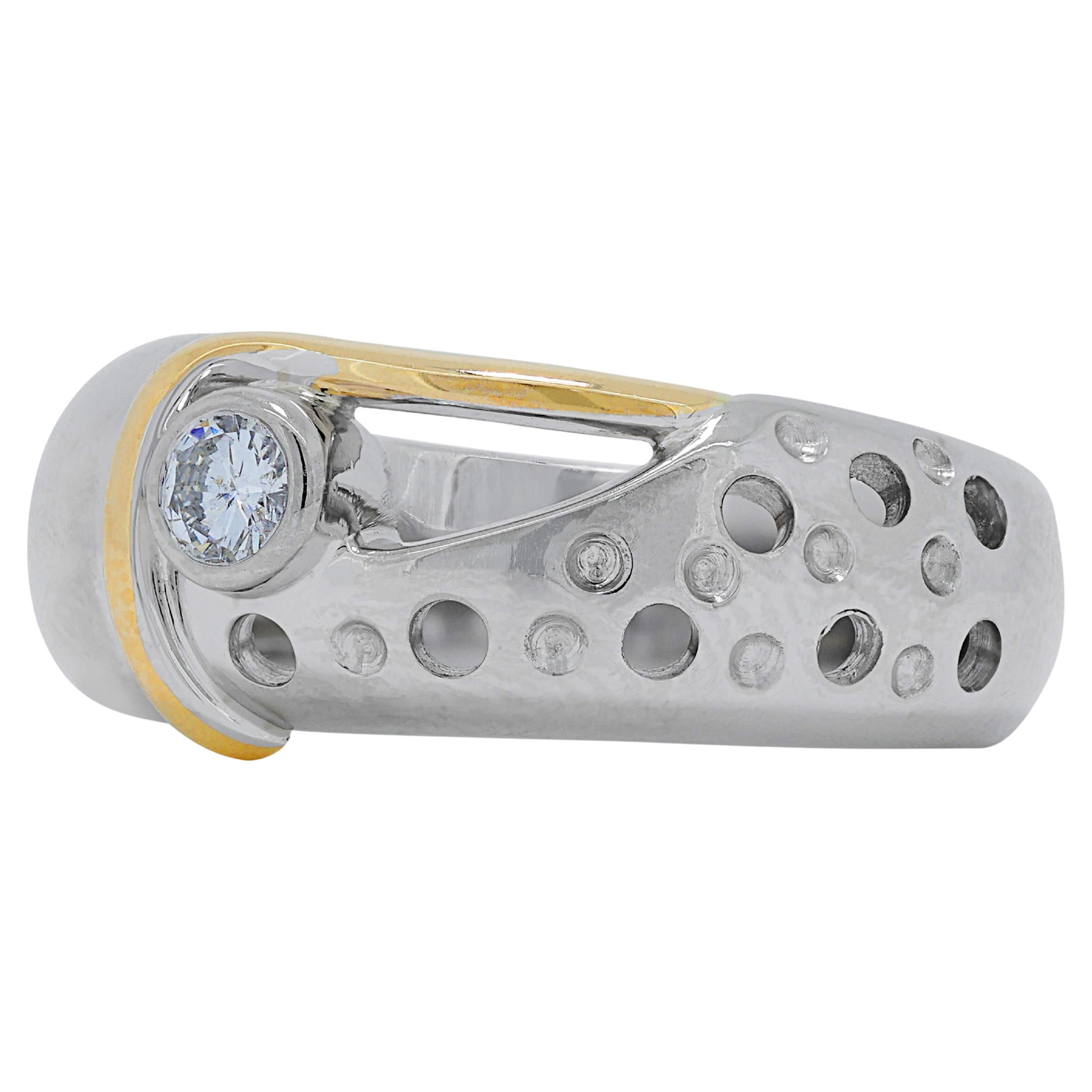 Timeless 0.12ct Diamond Ring in Platinum For Sale