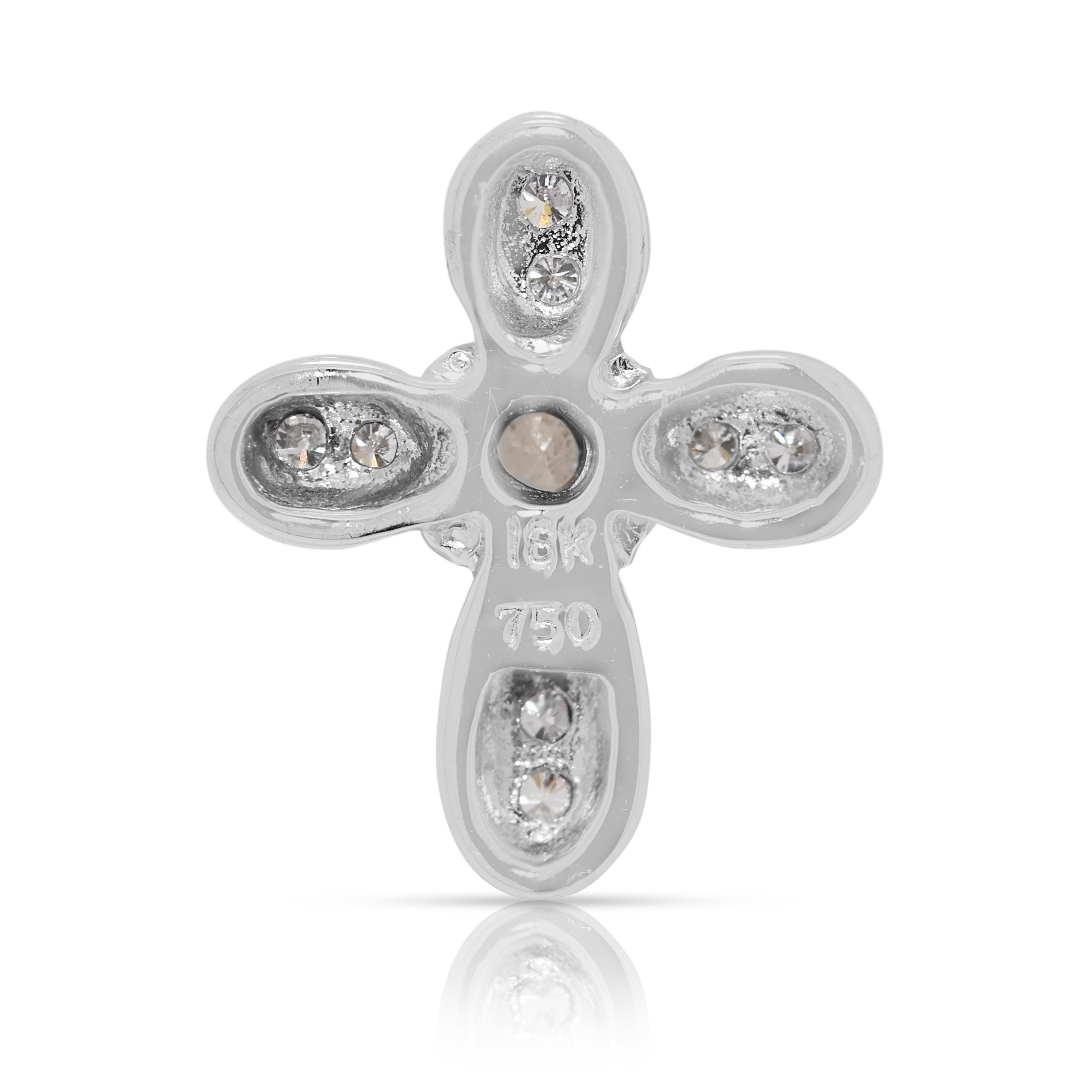 Pendentif croix intemporel en or bicolore 18 carats avec diamant naturel de 0,12 carats Pour femmes en vente