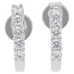 Orecchini a cerchio con diamanti da 0,20 carati in oro bianco 18 carati senza tempo