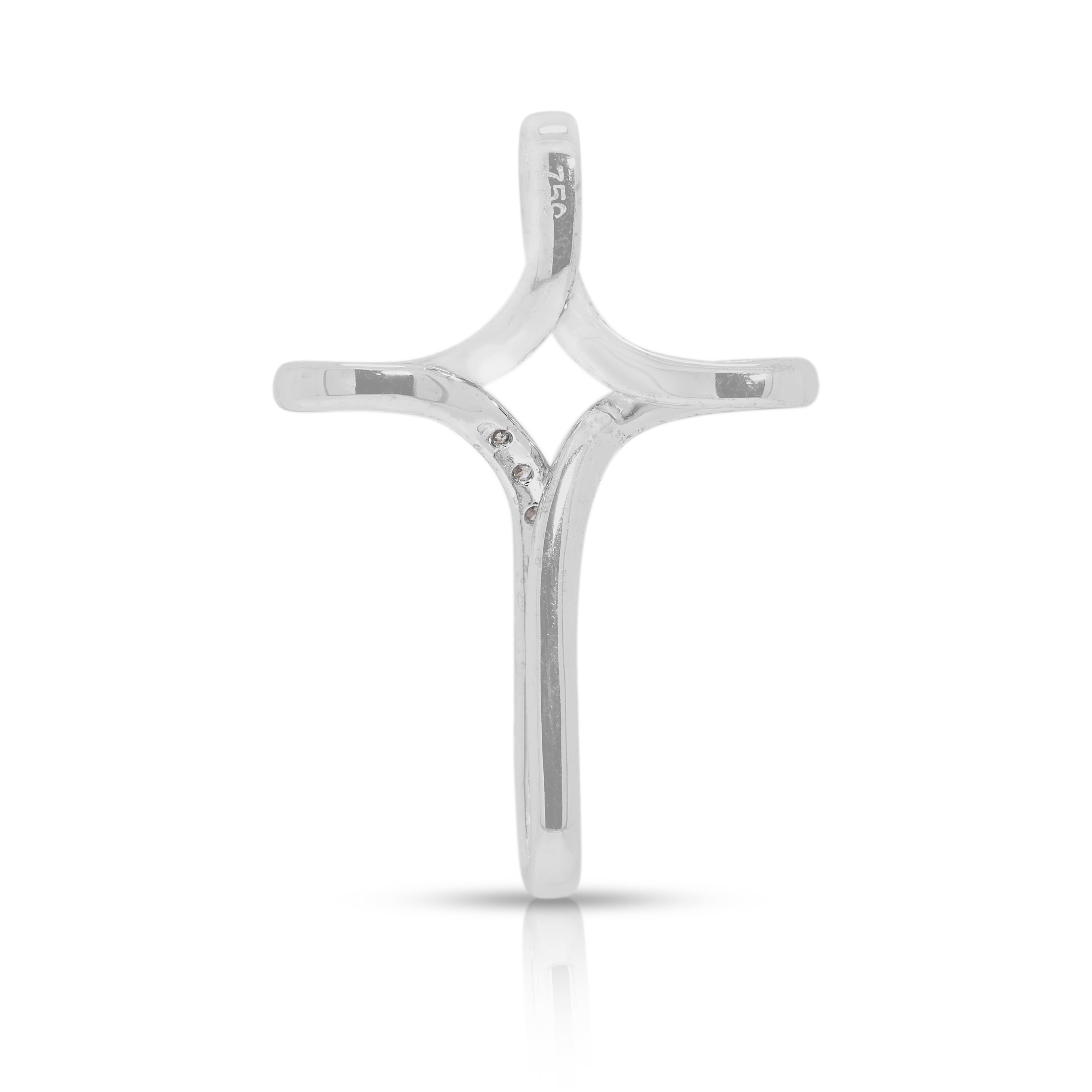 Pendentif croix intemporel en or blanc 18 carats avec diamant naturel de 0,22 carats en vente 1