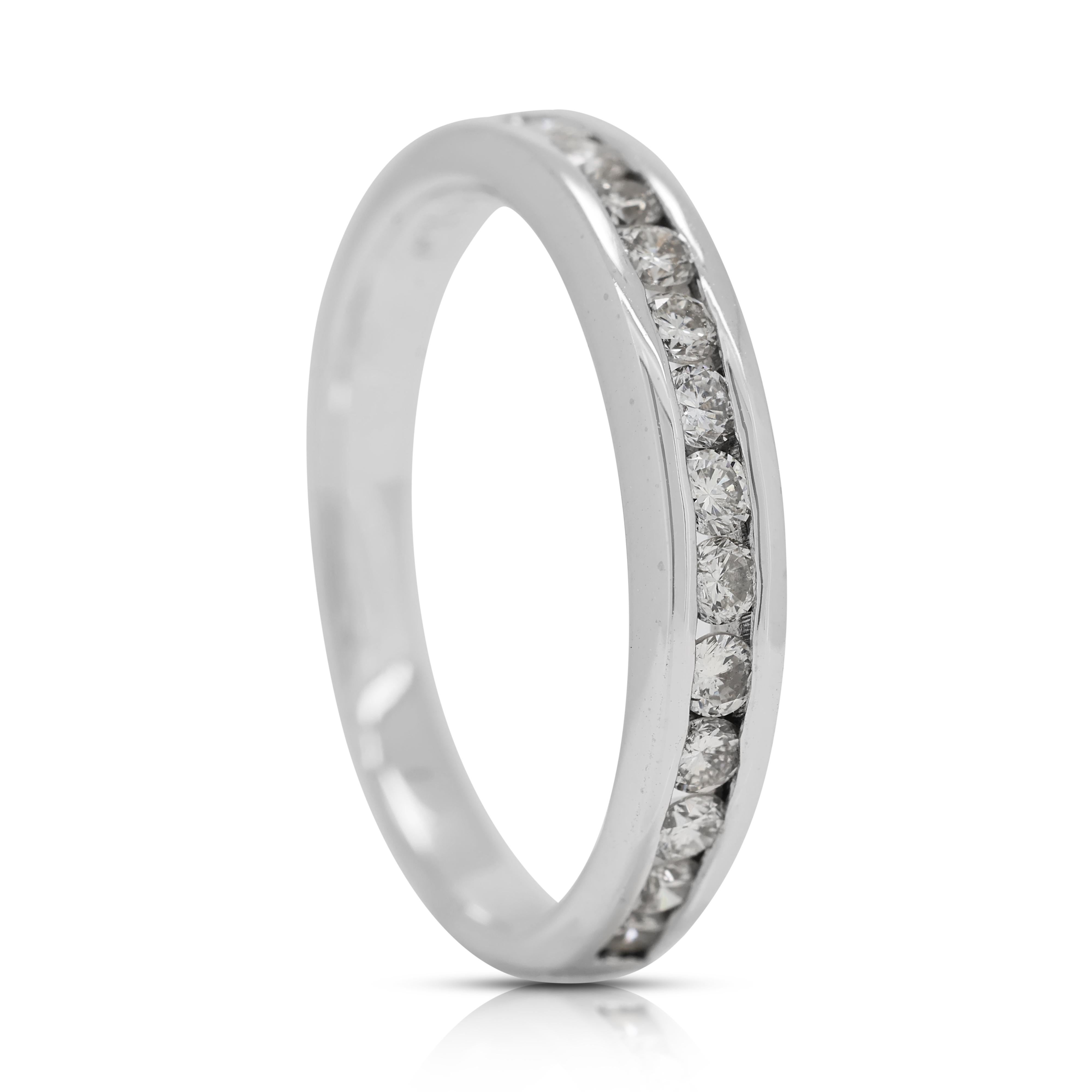 Timeless Bague en or blanc 18 carats sertie d'un diamant naturel de 0,22 carats Pour femmes en vente