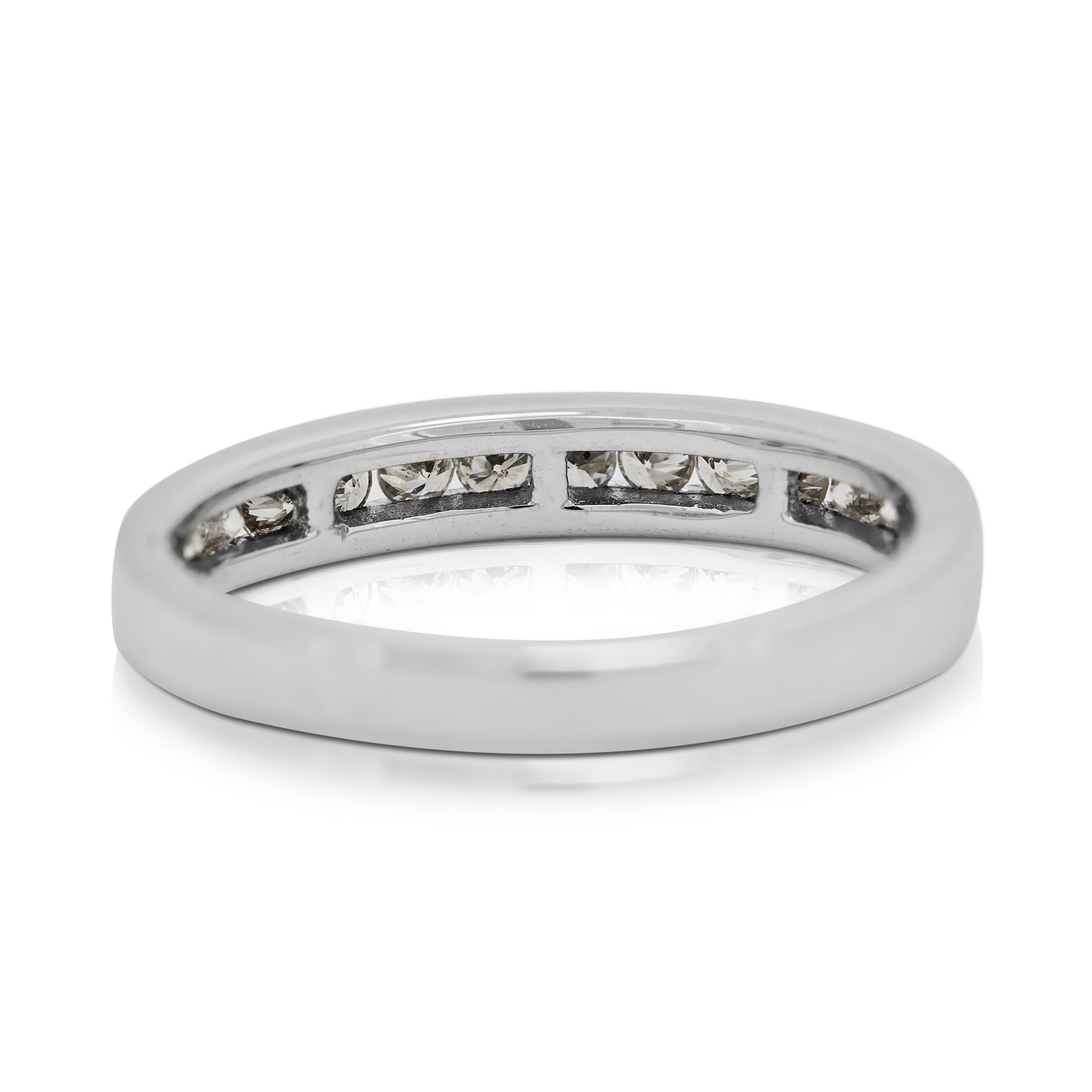 Timeless Bague en or blanc 18 carats sertie d'un diamant naturel de 0,22 carats en vente 1