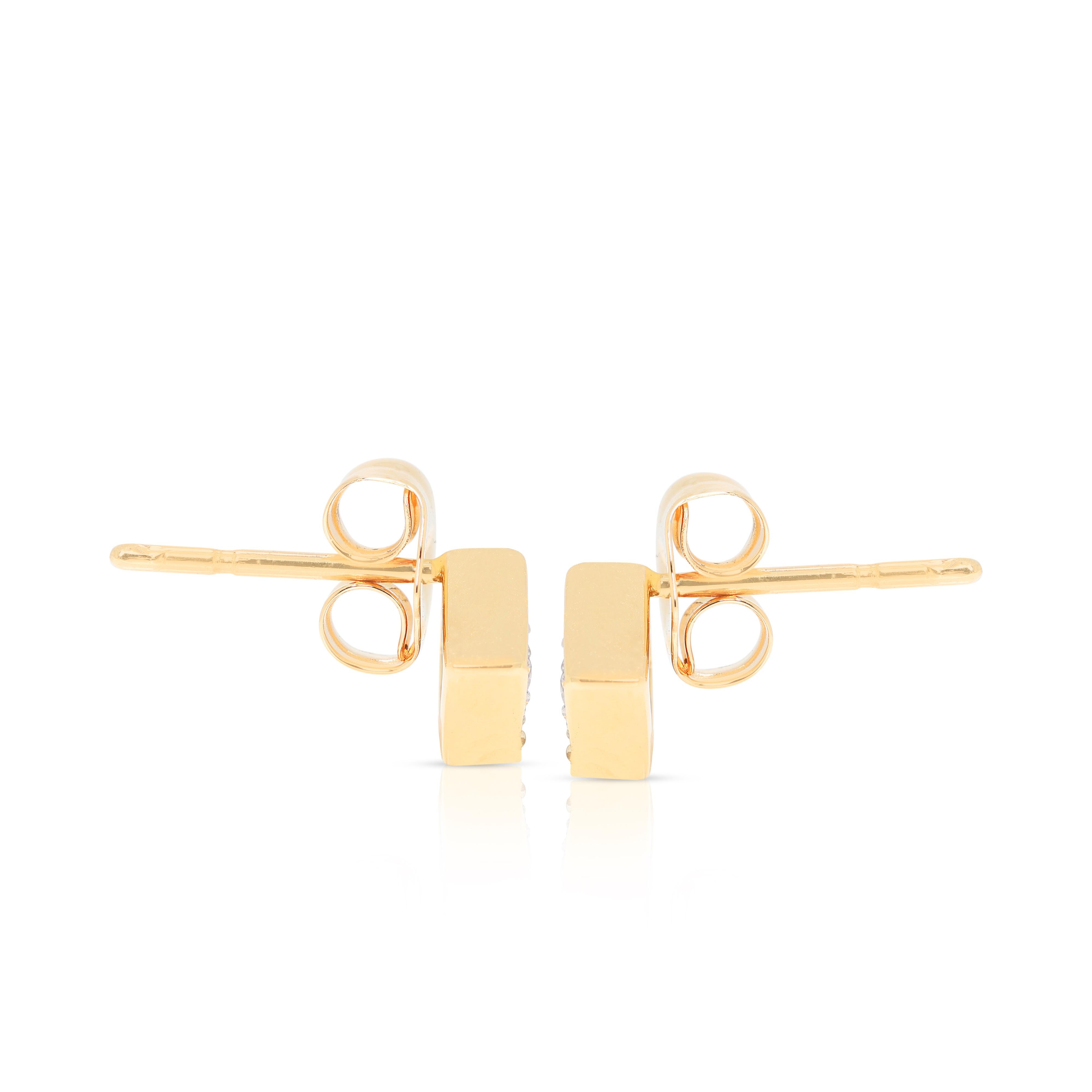 Timeless 0.24ct Diamond Stud Earrings in 18K Yellow Gold In New Condition For Sale In רמת גן, IL