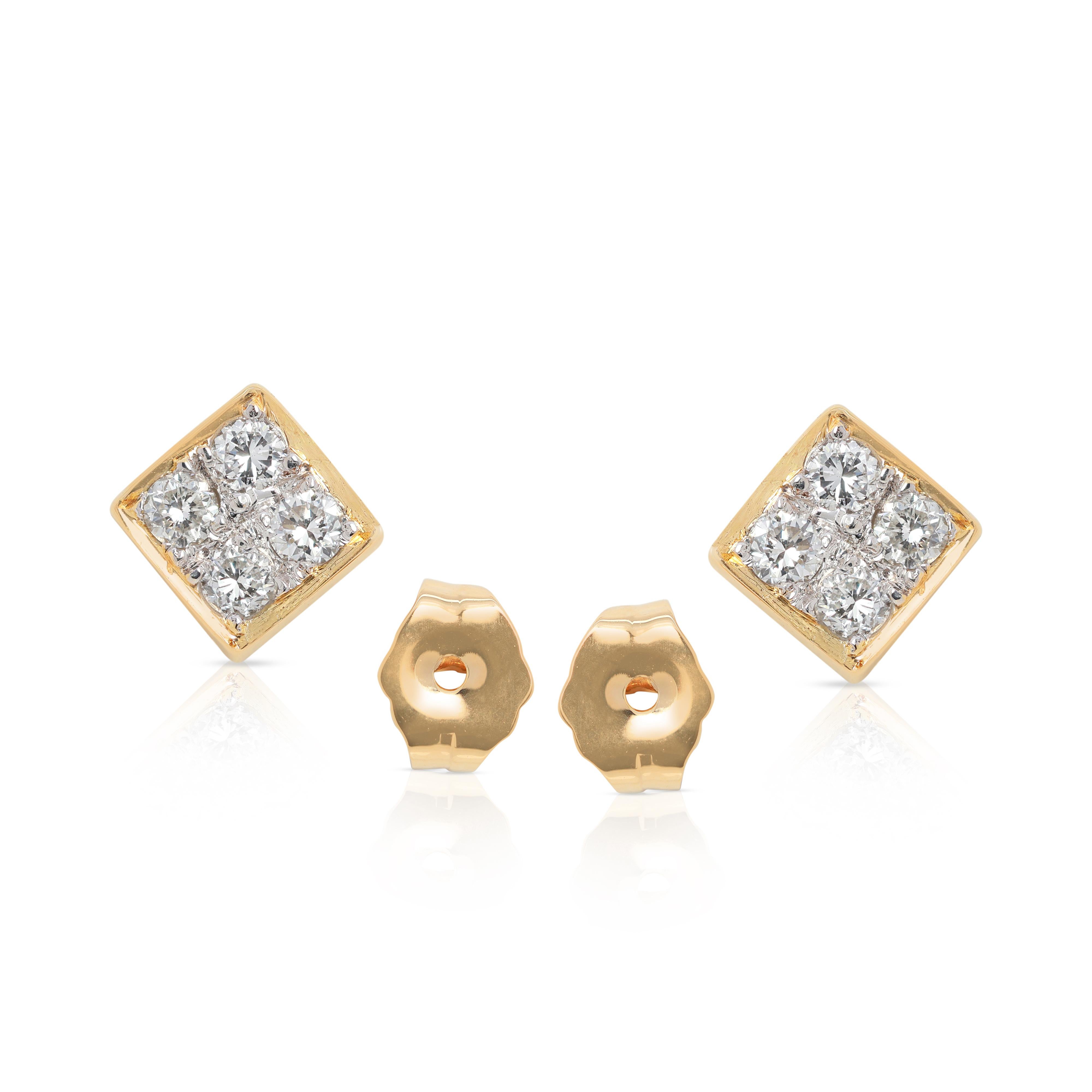 Timeless 0.24ct Diamond Stud Earrings in 18K Yellow Gold For Sale 1