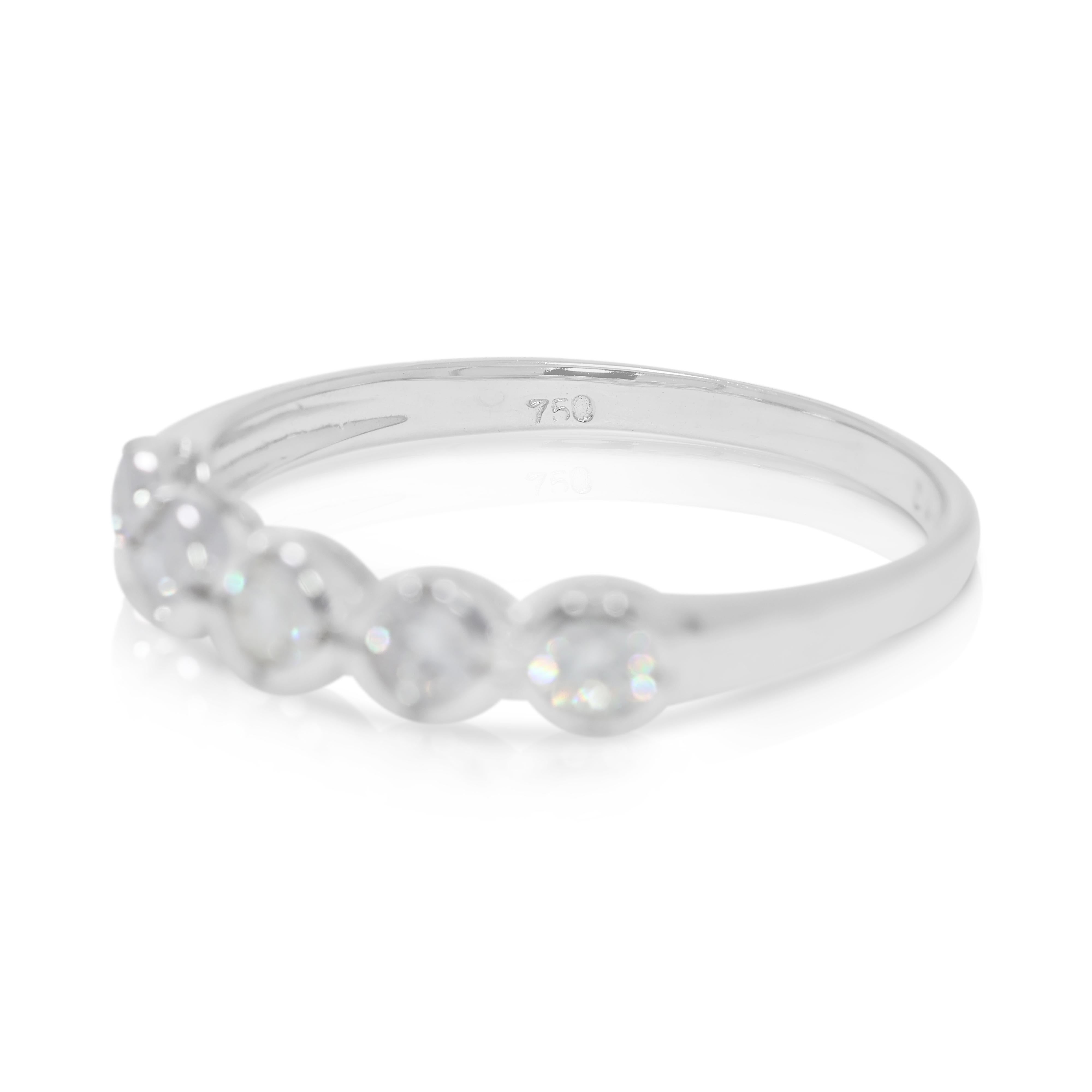 Zeitloser 0,25ct natürlicher Diamant-Fünf-Stein-Ring aus 18k Weißgold (Rundschliff) im Angebot