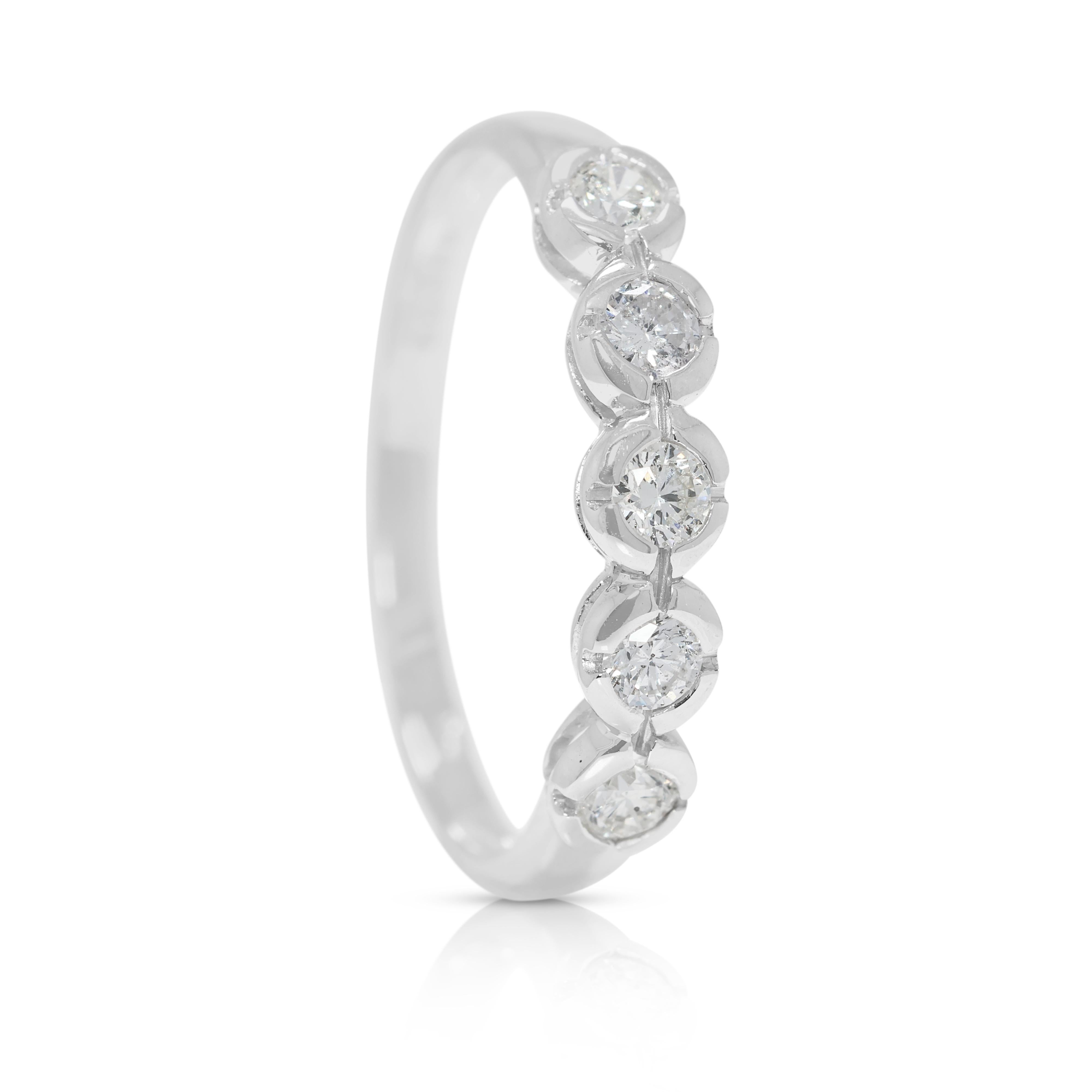 Zeitloser 0,25ct natürlicher Diamant-Fünf-Stein-Ring aus 18k Weißgold Damen im Angebot