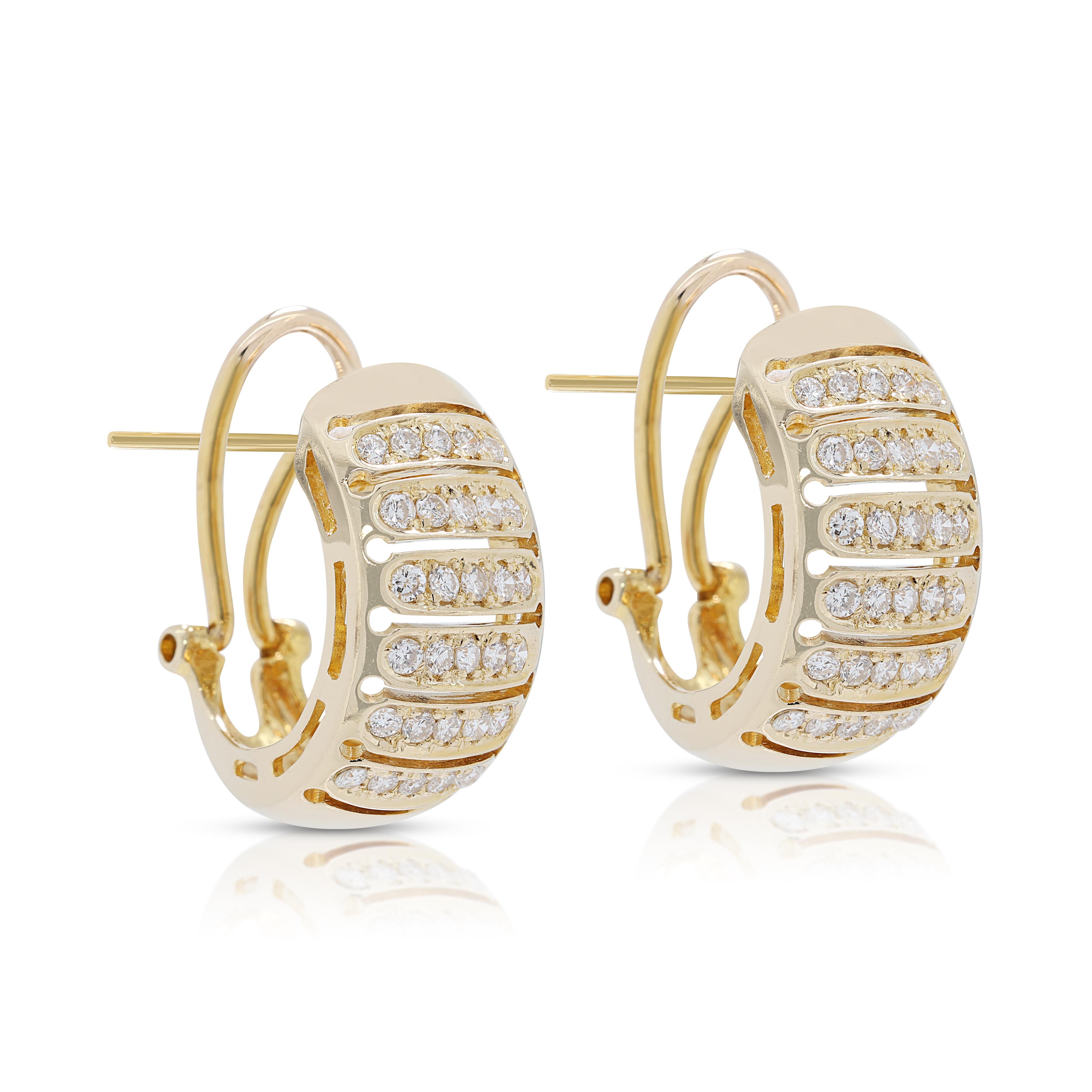 Round Cut Timeless 0.42ct Diamond Earrings in 18k Yellow Gold For Sale