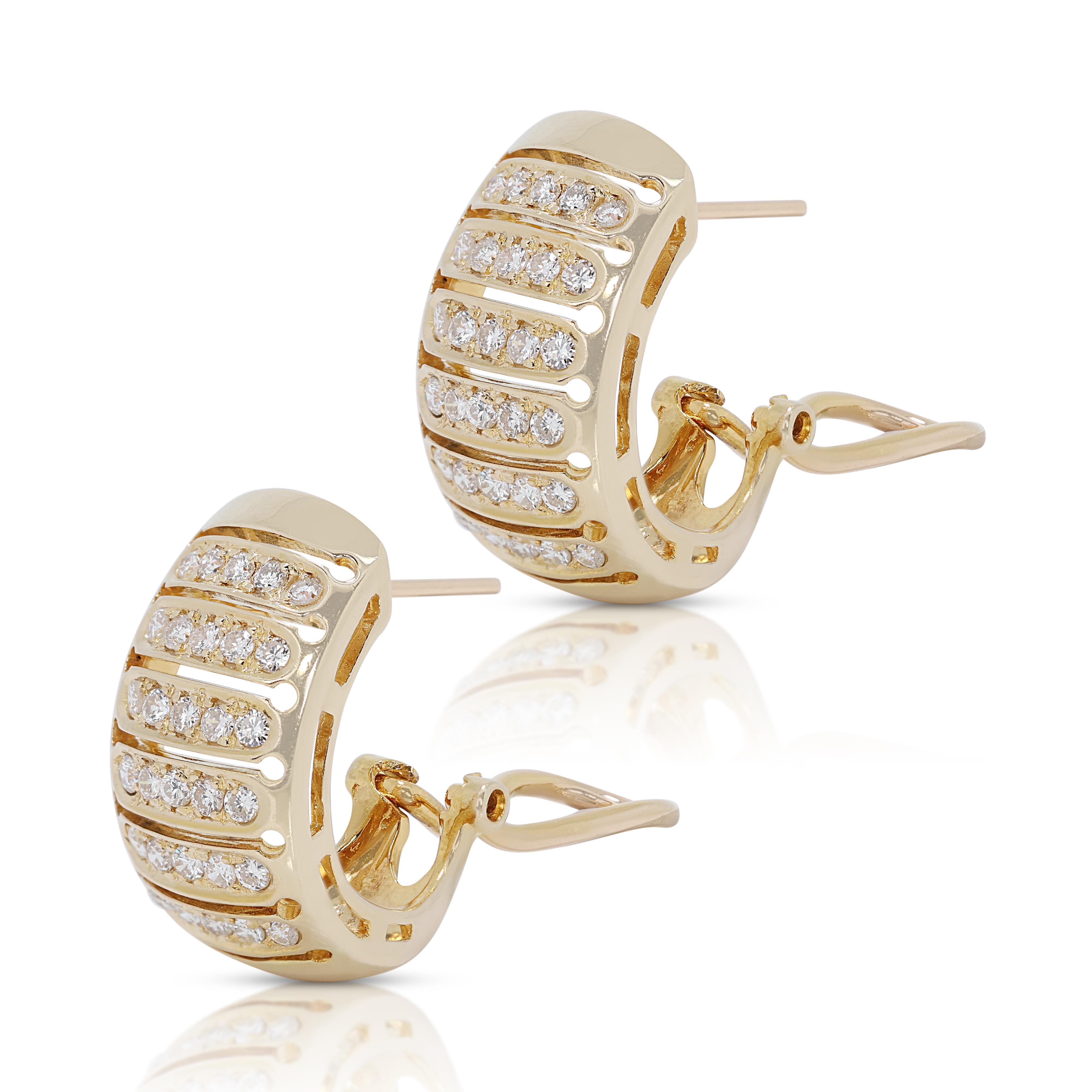 Timeless 0.42ct Diamond Earrings in 18k Yellow Gold In Excellent Condition For Sale In רמת גן, IL