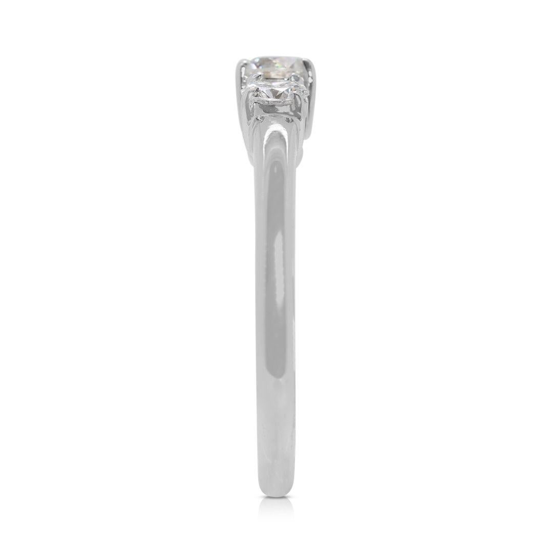 Timeless Bague à trois pierres en or blanc 18 carats et diamant naturel de 0,43 carat Pour femmes en vente