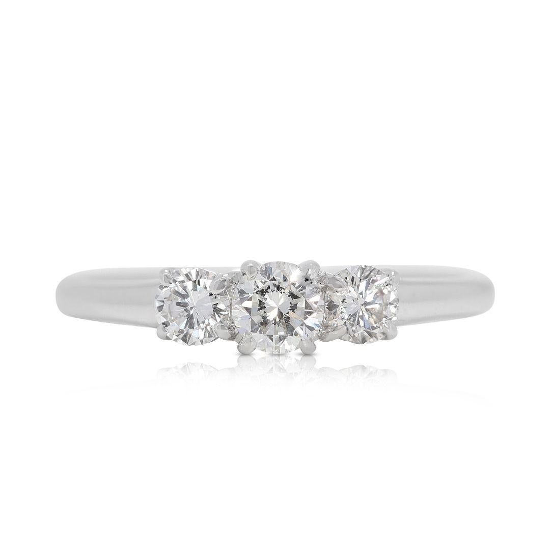 Timeless Bague à trois pierres en or blanc 18 carats et diamant naturel de 0,43 carat en vente 2