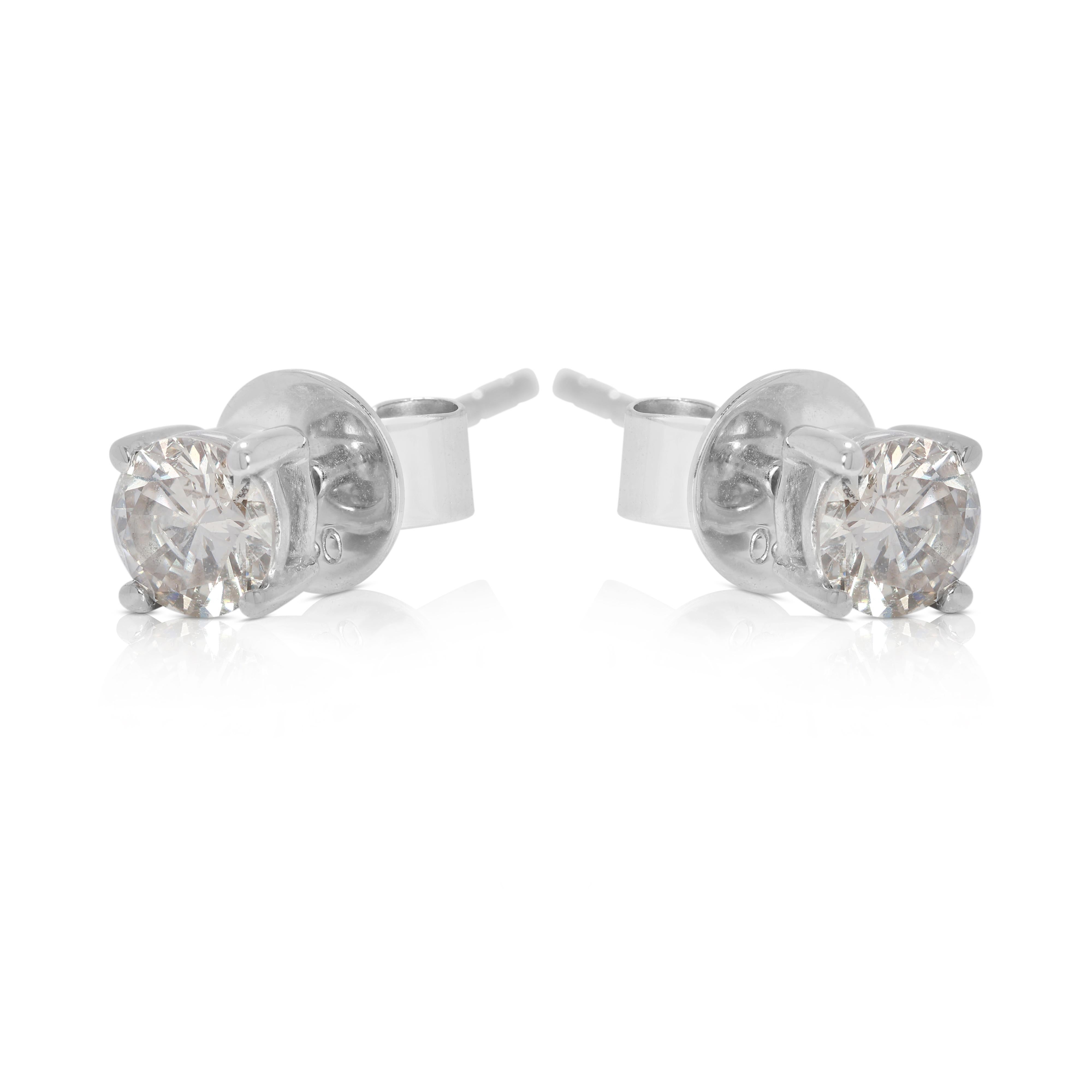 Timeless 0.44ct Round Brilliant Natural Diamond Stud Earrings in 18K White Gold In Excellent Condition For Sale In רמת גן, IL