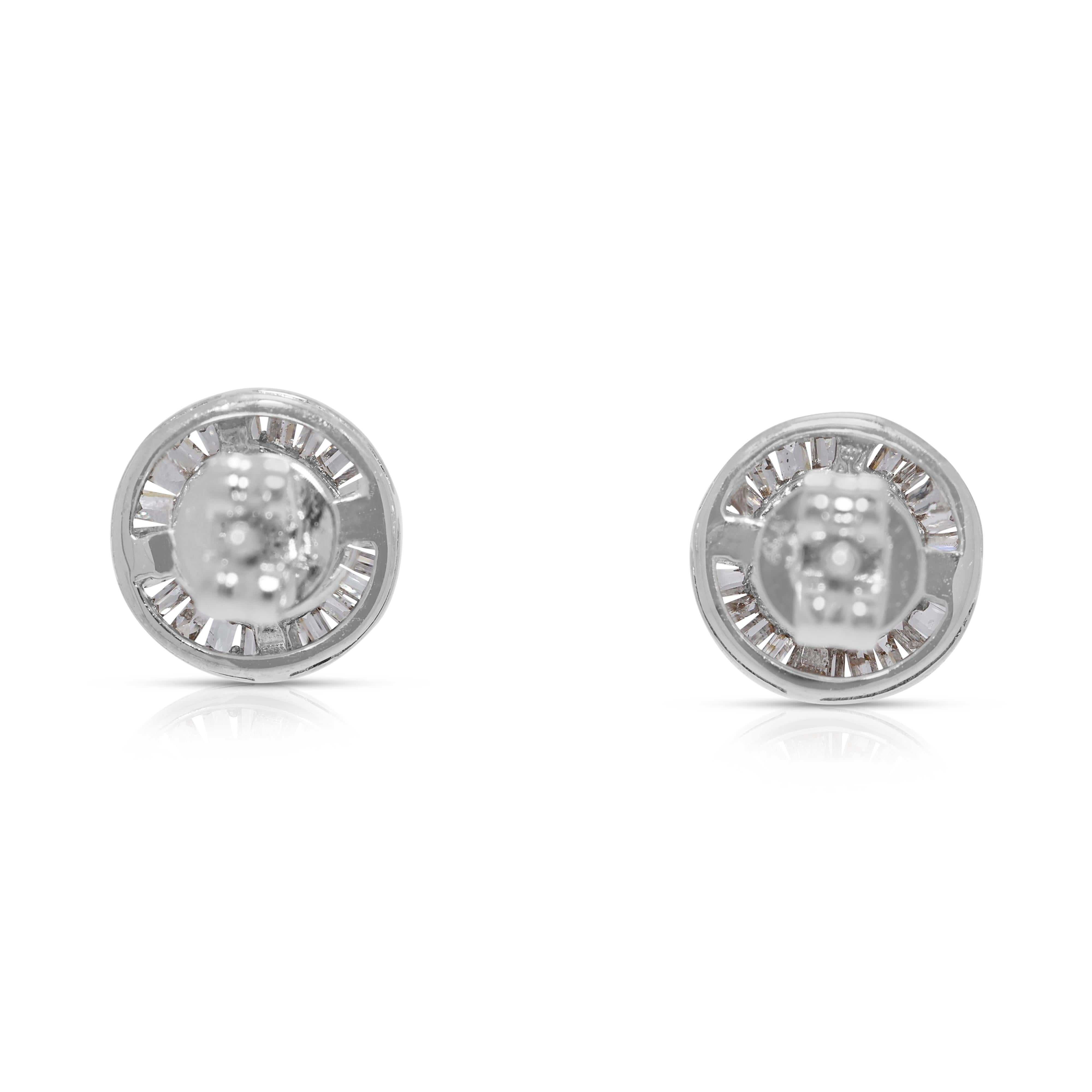 Pendientes intemporales de oro blanco de 18 quilates con diamantes naturales de 0,47 quilates en venta 1
