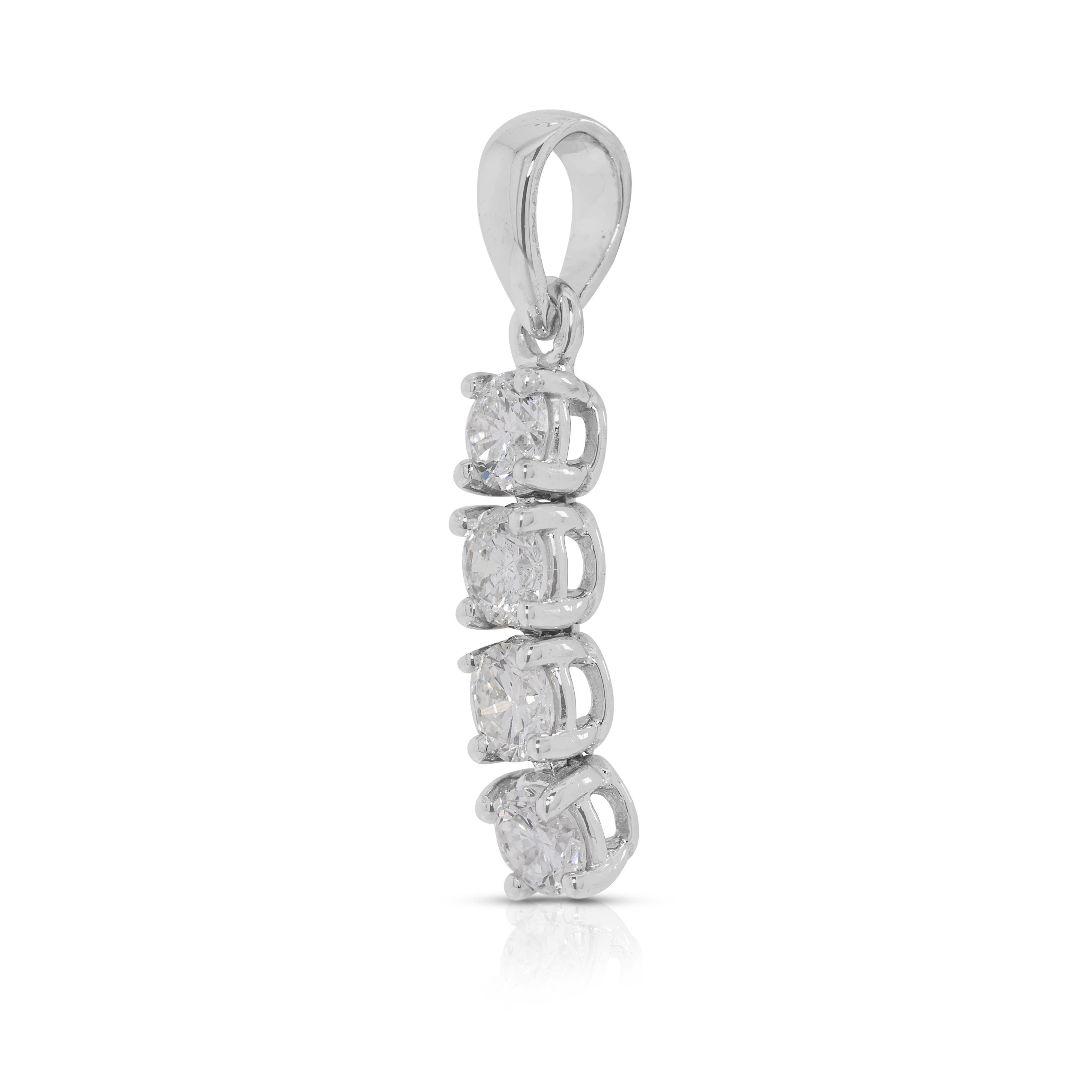 Pendentif intemporel en or blanc 18 carats serti d'un diamant naturel de 0,4 carats Neuf - En vente à רמת גן, IL