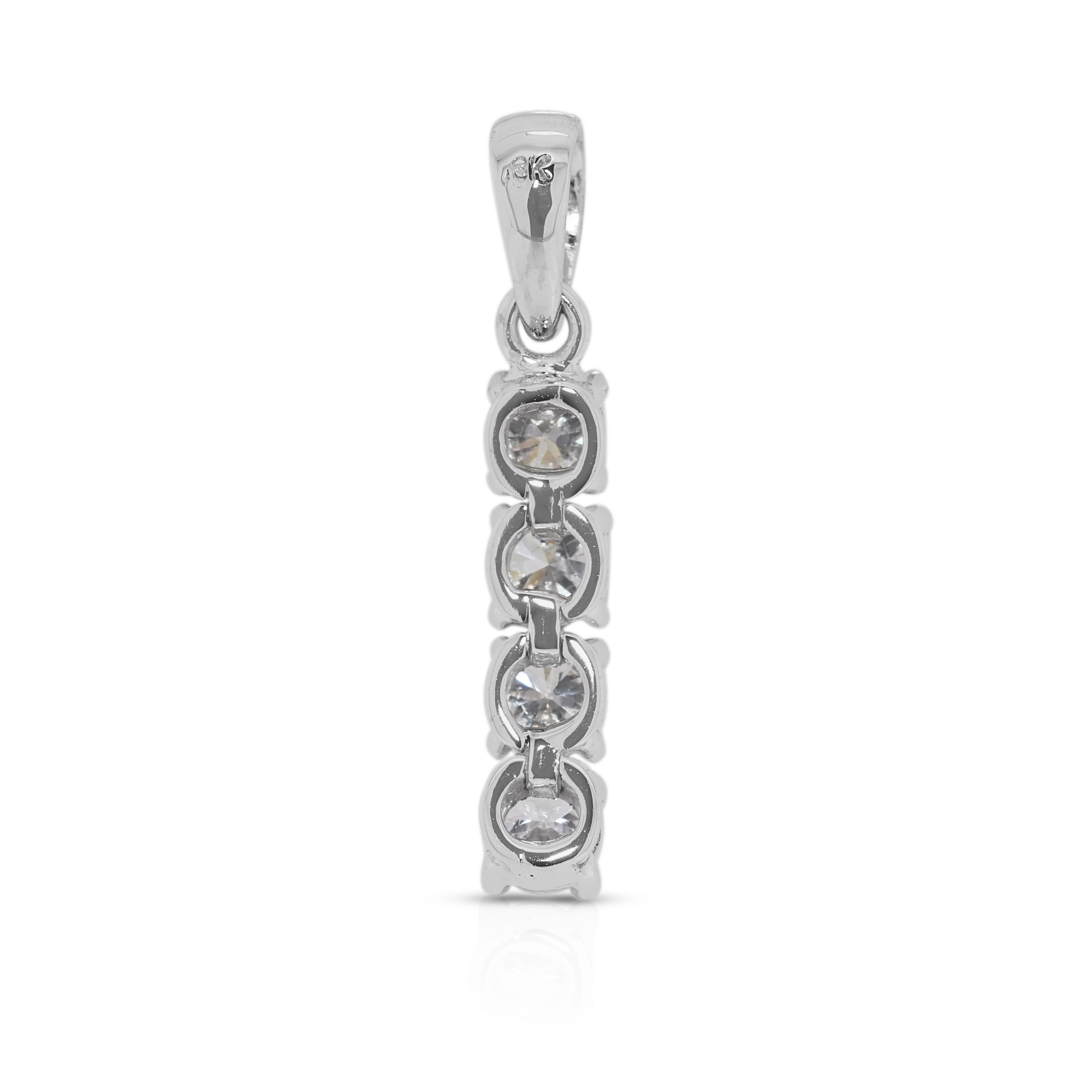 Pendentif intemporel en or blanc 18 carats serti d'un diamant naturel de 0,4 carats en vente 1
