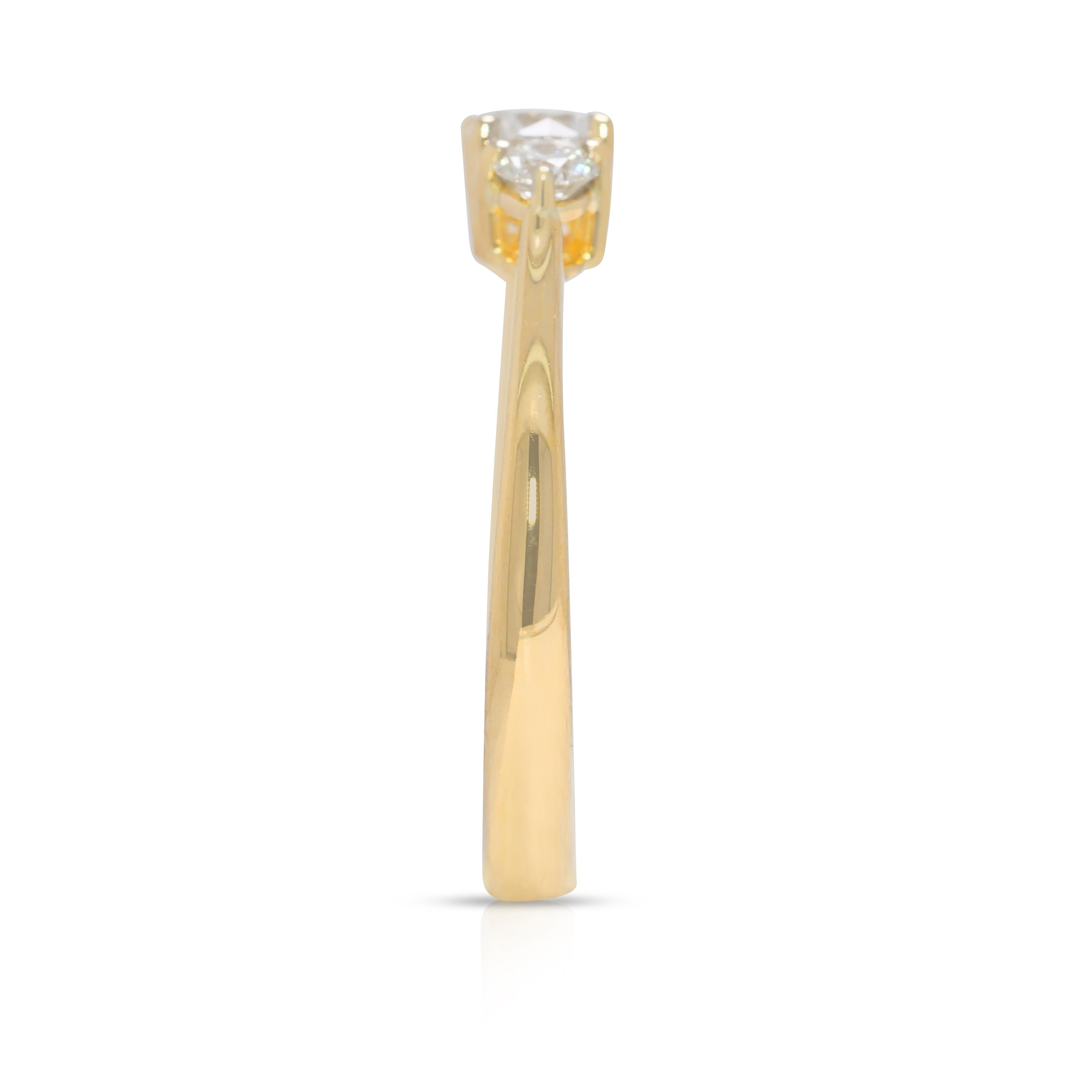 Women's Timeless 0.54ct Natural Diamond 3-Stone 18K Yellow Gold Ring For Sale