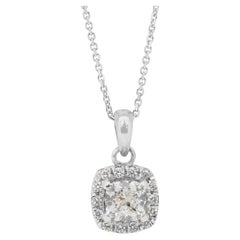 Collier intemporel en or blanc 18k avec pendentif coussin Halo et diamants de 0,67ct