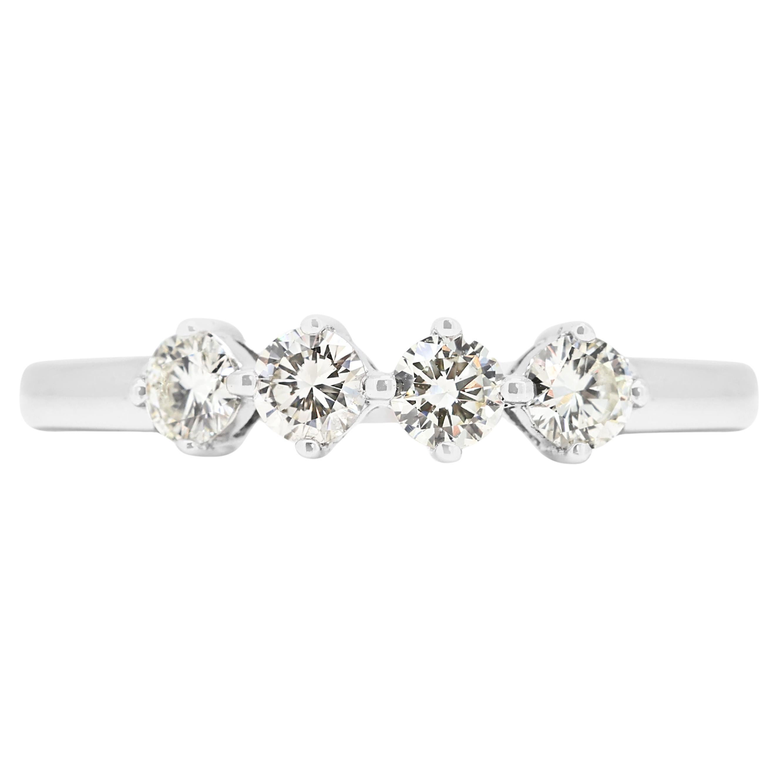 Timeless 0,6ct Runder Brillant 4-Stein Diamanten Ring in 18k Weißgold