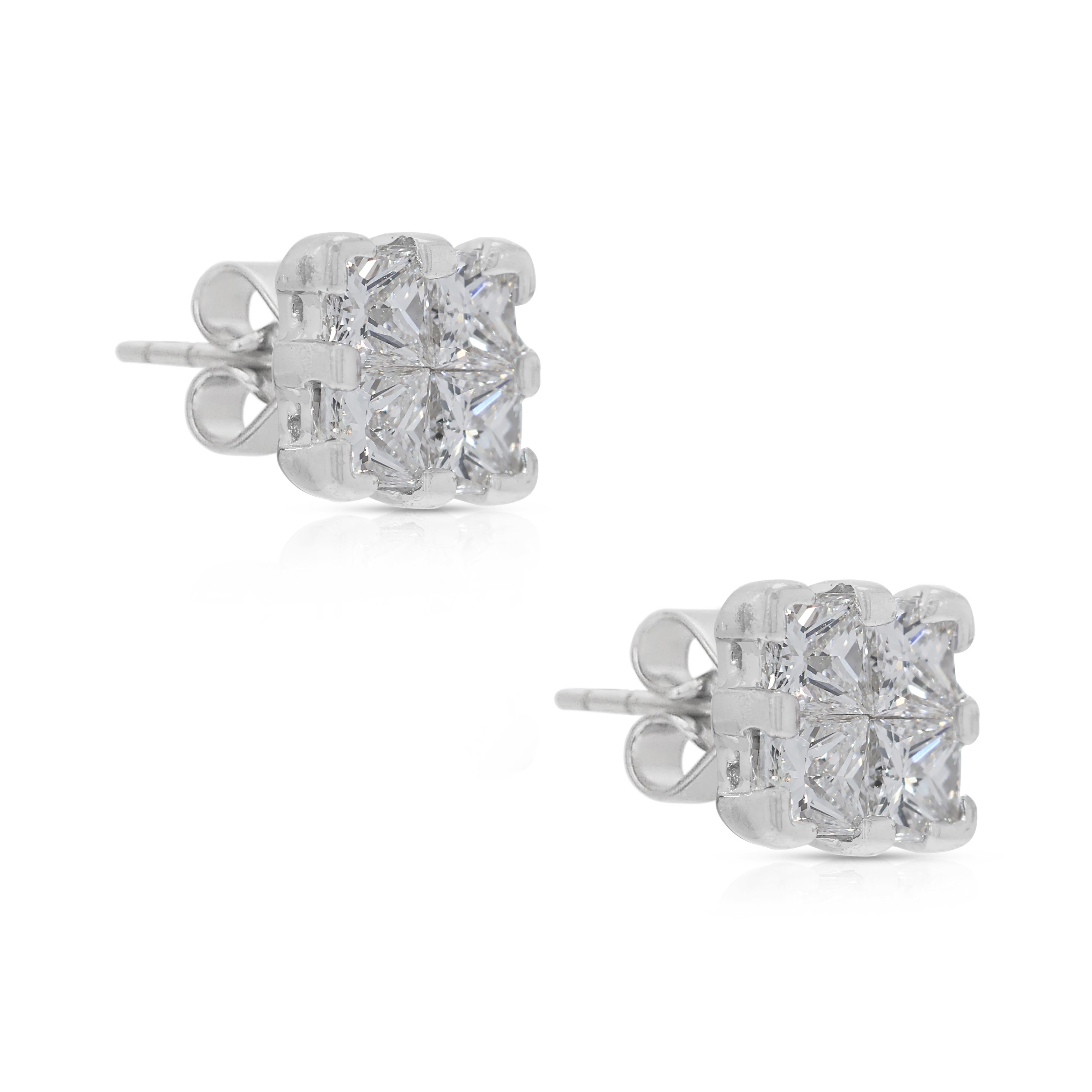 Taille princesse Boucles d'oreilles intemporelles en or blanc 18 carats serties de diamants naturels taille princesse de 0,8ct en vente