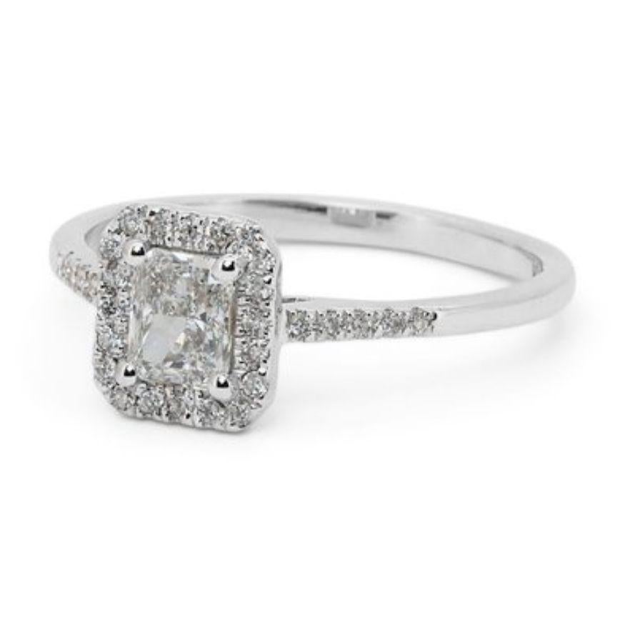 Radiant Cut Timeless 0.9 Carat Radiant Diamond Ring with Shimmering Accents