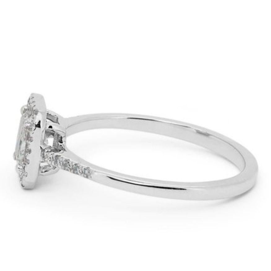 Women's Timeless 0.9 Carat Radiant Diamond Ring with Shimmering Accents