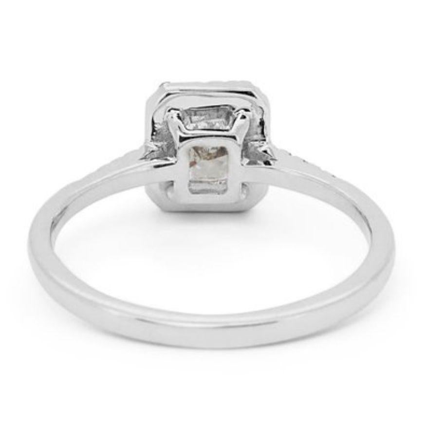 Timeless 0.9 Carat Radiant Diamond Ring with Shimmering Accents 1