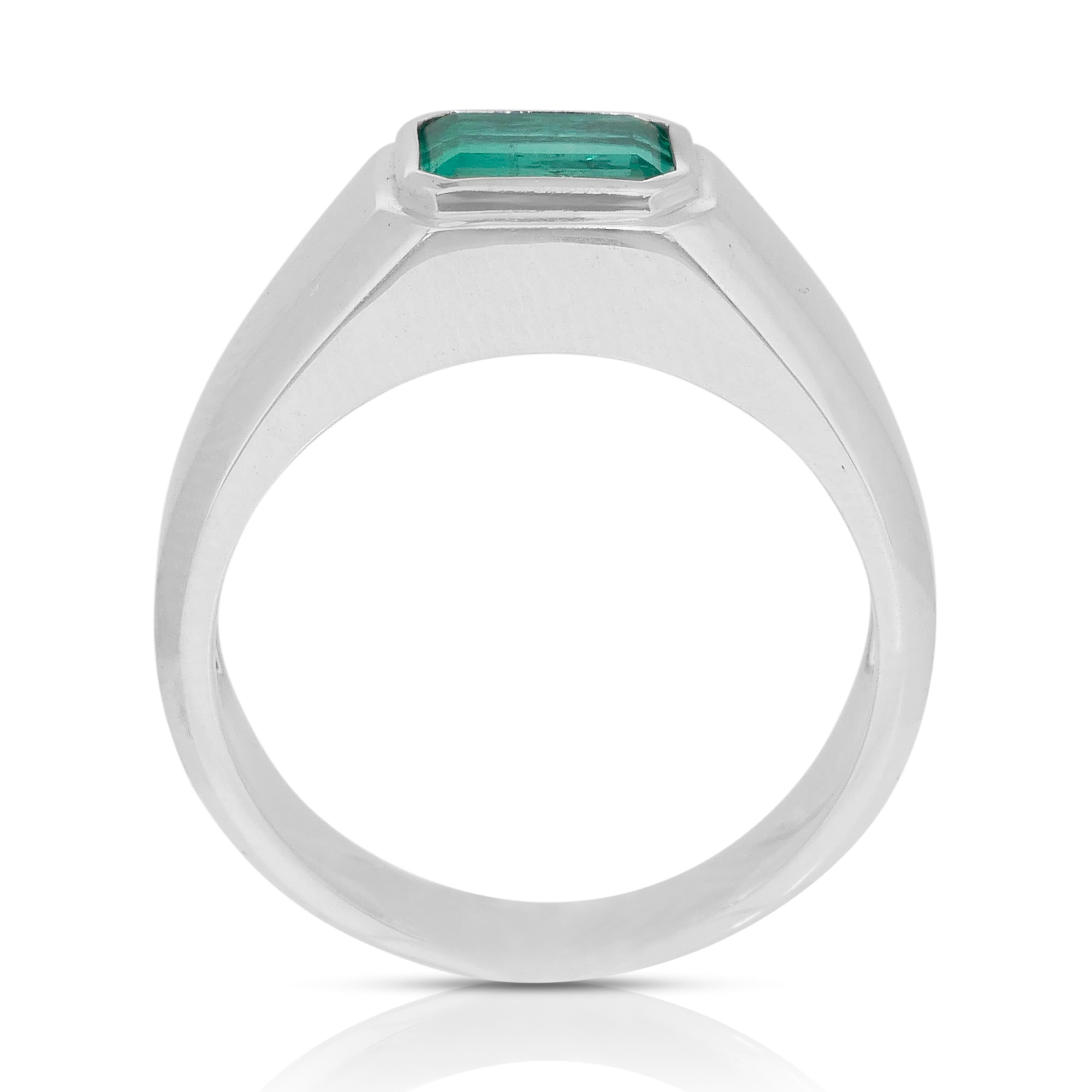 Bague solitaire intemporelle en or blanc 18 carats de 1,03 ct d'émeraude - certifiée IGI en vente 3