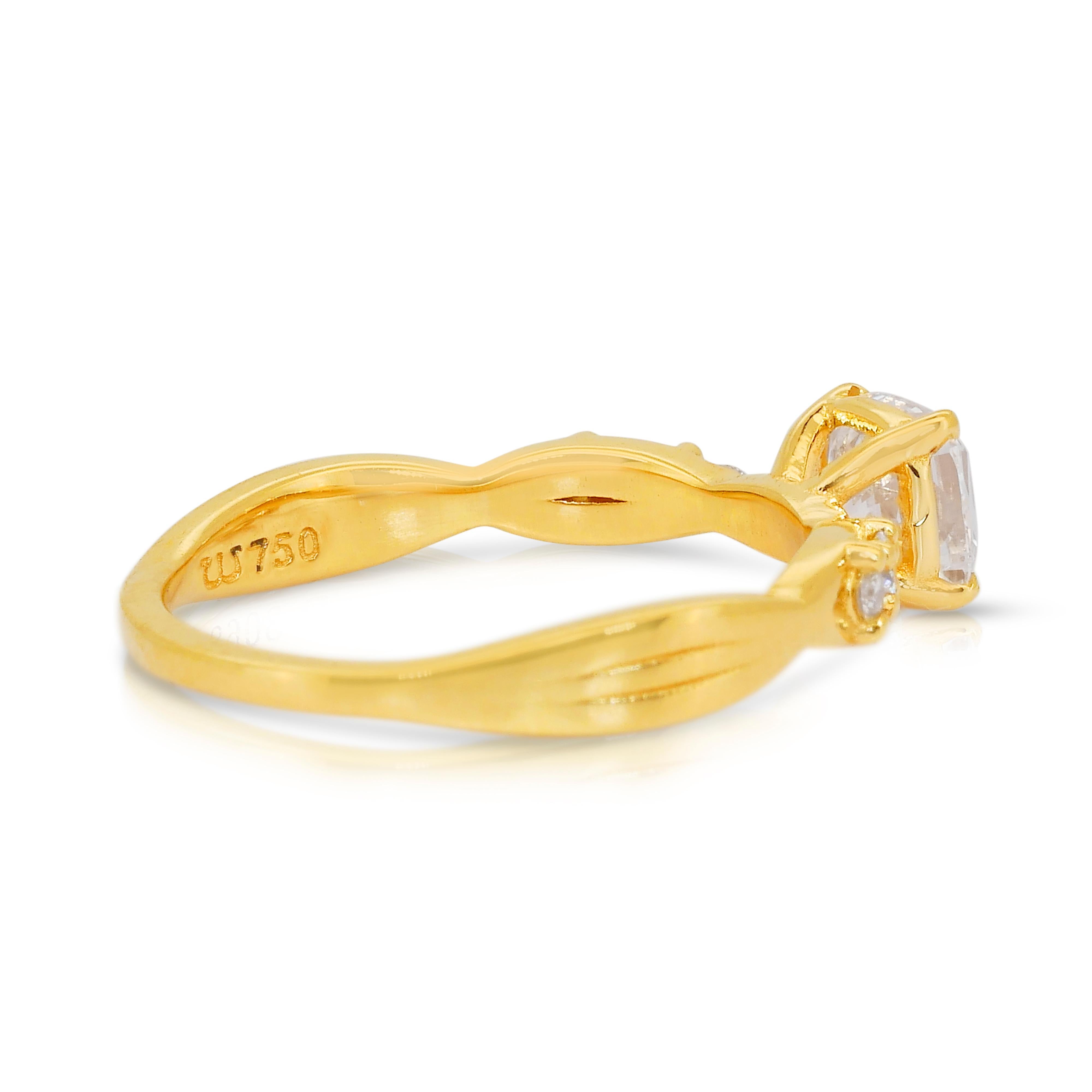 Bague intemporelle en or jaune 18 carats avec pavé de 1,07 ct de diamants - certifié IGI Neuf - En vente à רמת גן, IL