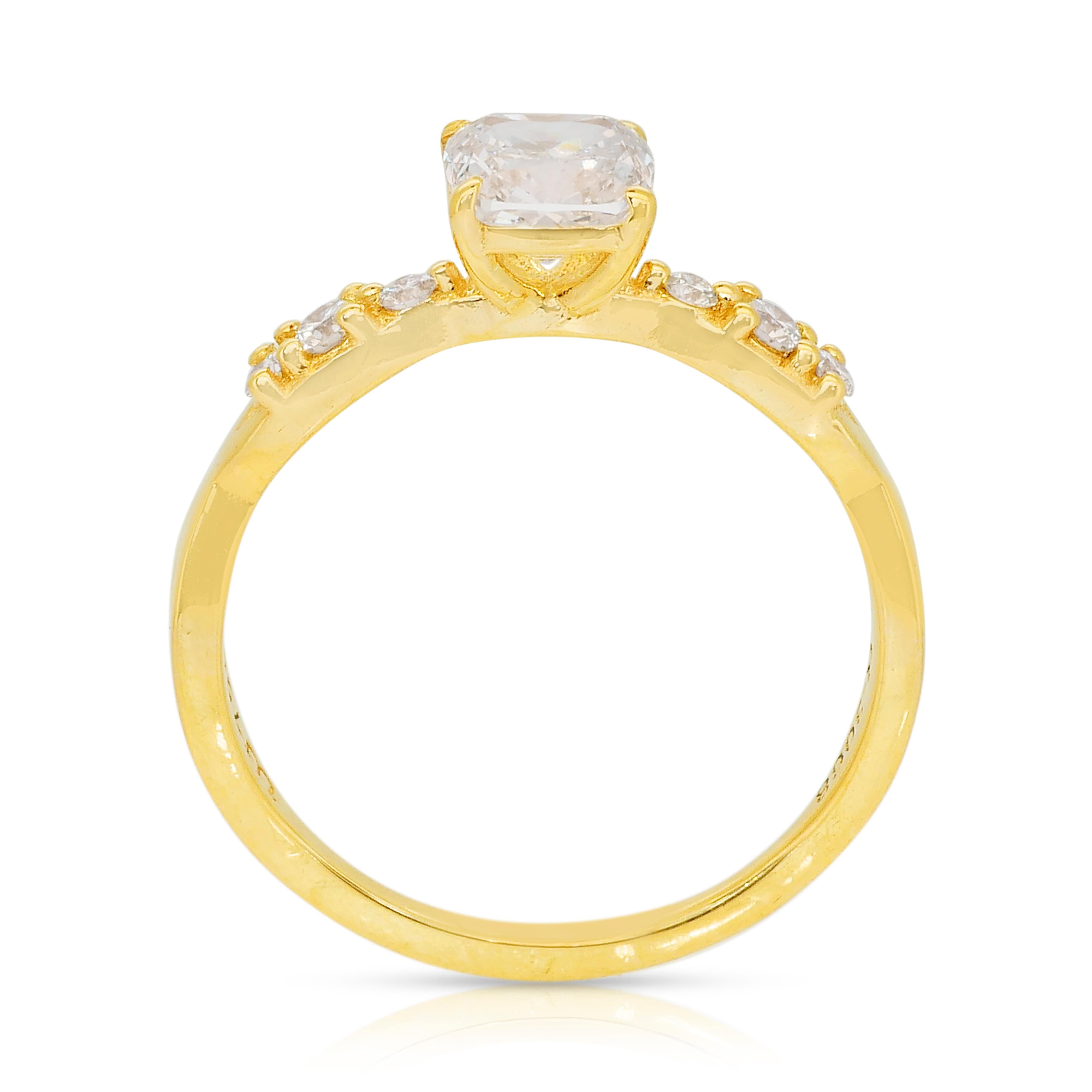 Bague intemporelle en or jaune 18 carats avec pavé de 1,07 ct de diamants - certifié IGI en vente 4