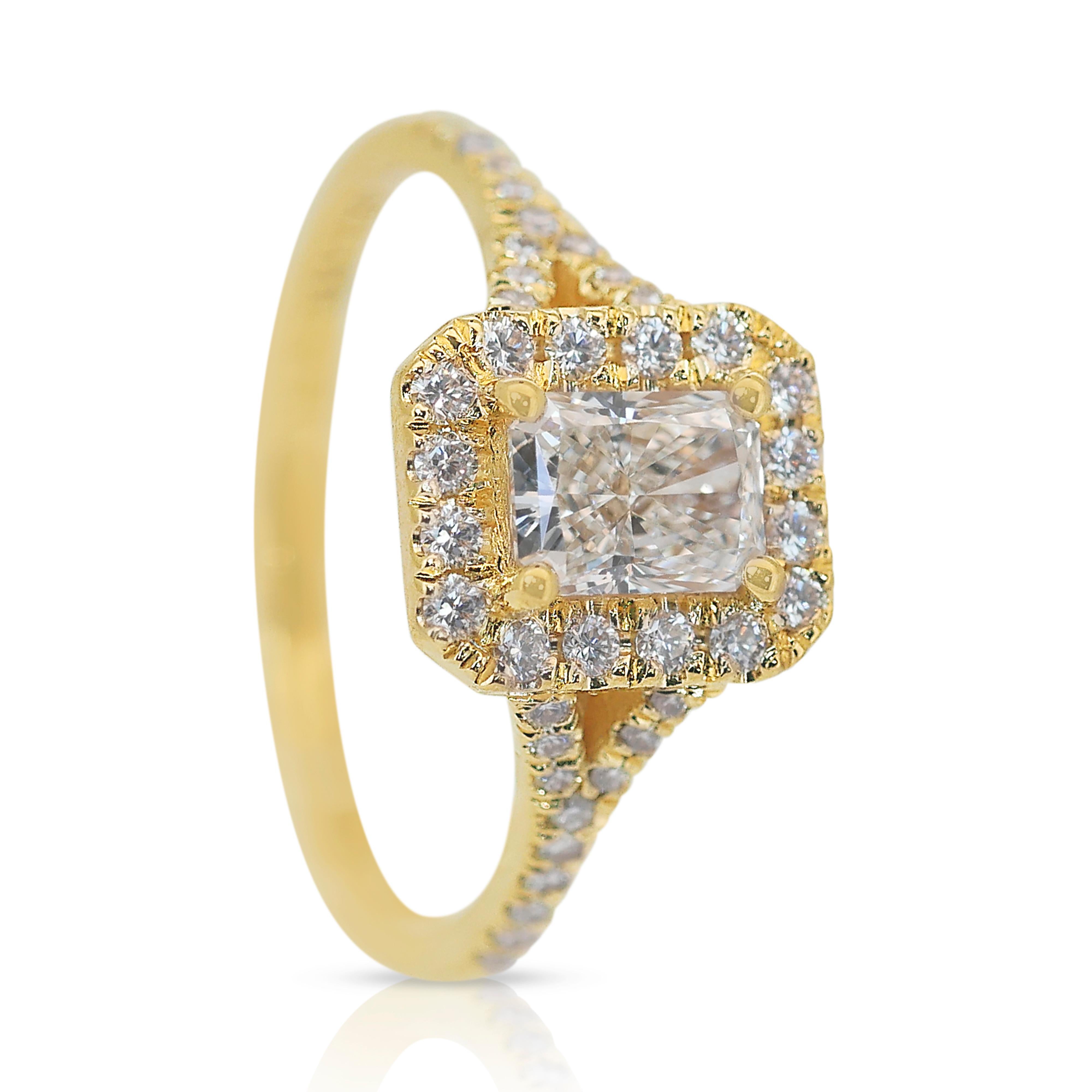Timeless 1.10ct Diamonds Halo Ring in 18k Yellow Gold - IGI Certified 3