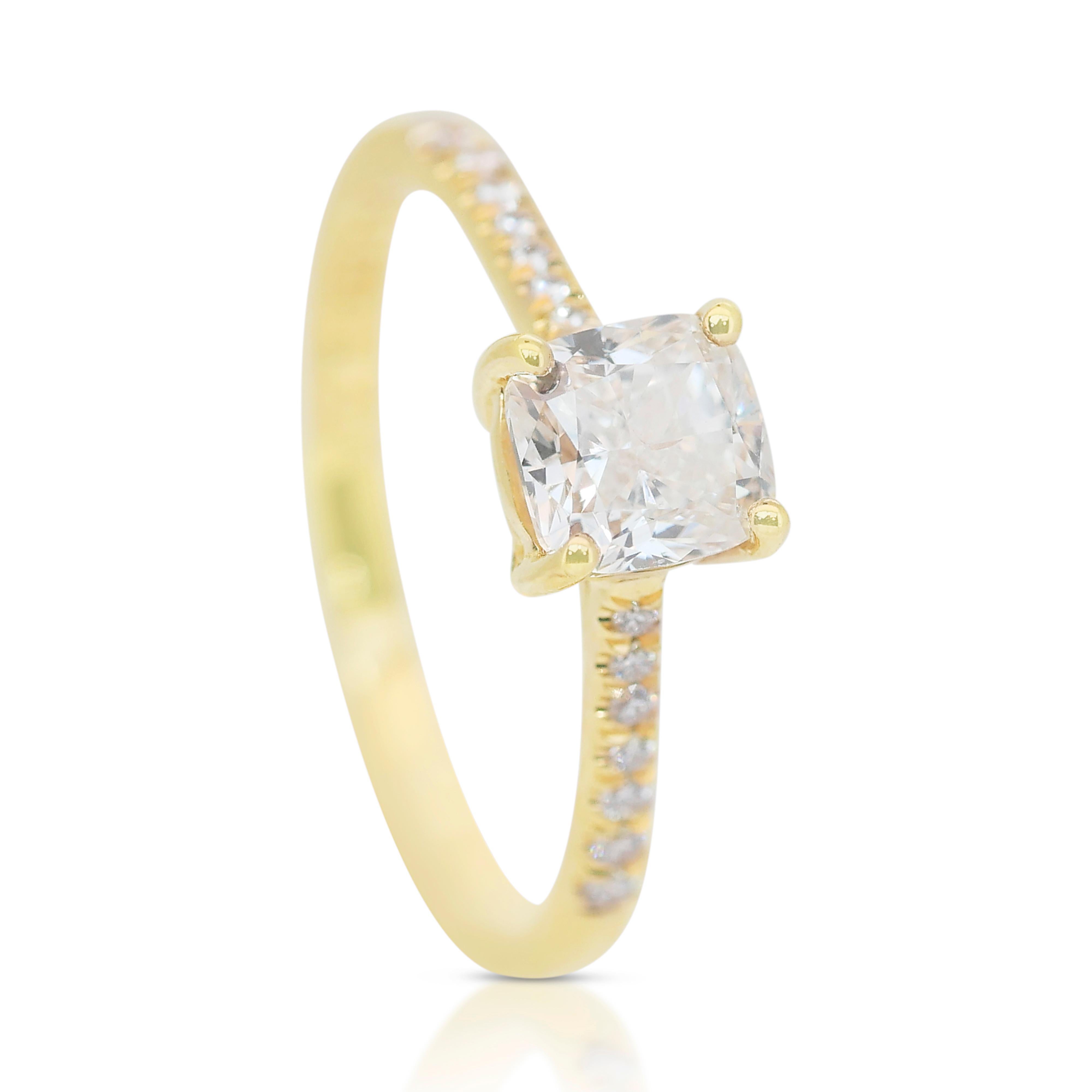 Timeless 1.12ct Diamonds Pave Ring in 18k Yellow Gold - IGI Certified In New Condition In רמת גן, IL