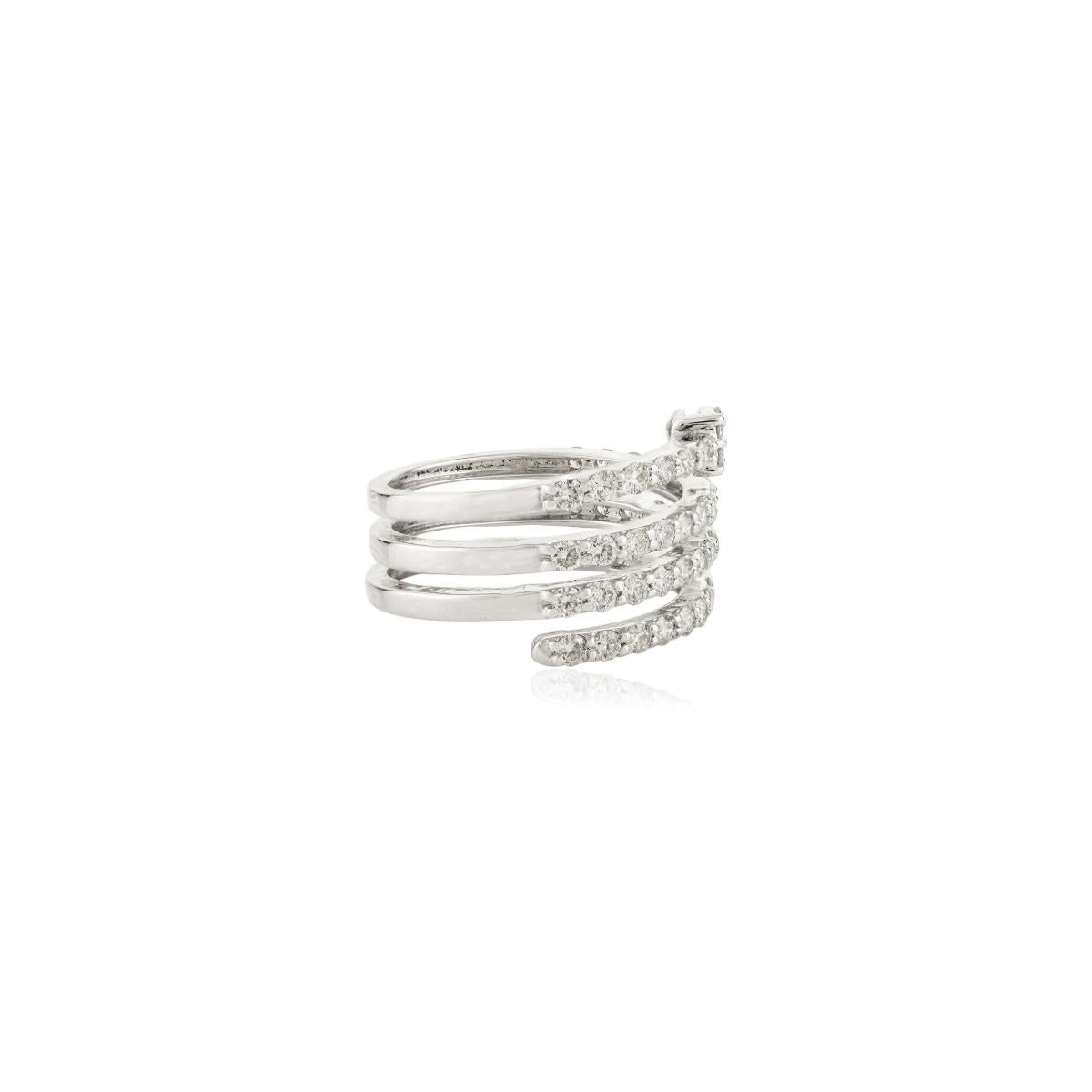 En vente :  Timeless 1.166 Ct. Bague de mariage en or blanc 18 carats avec diamants ronds en spirale 5