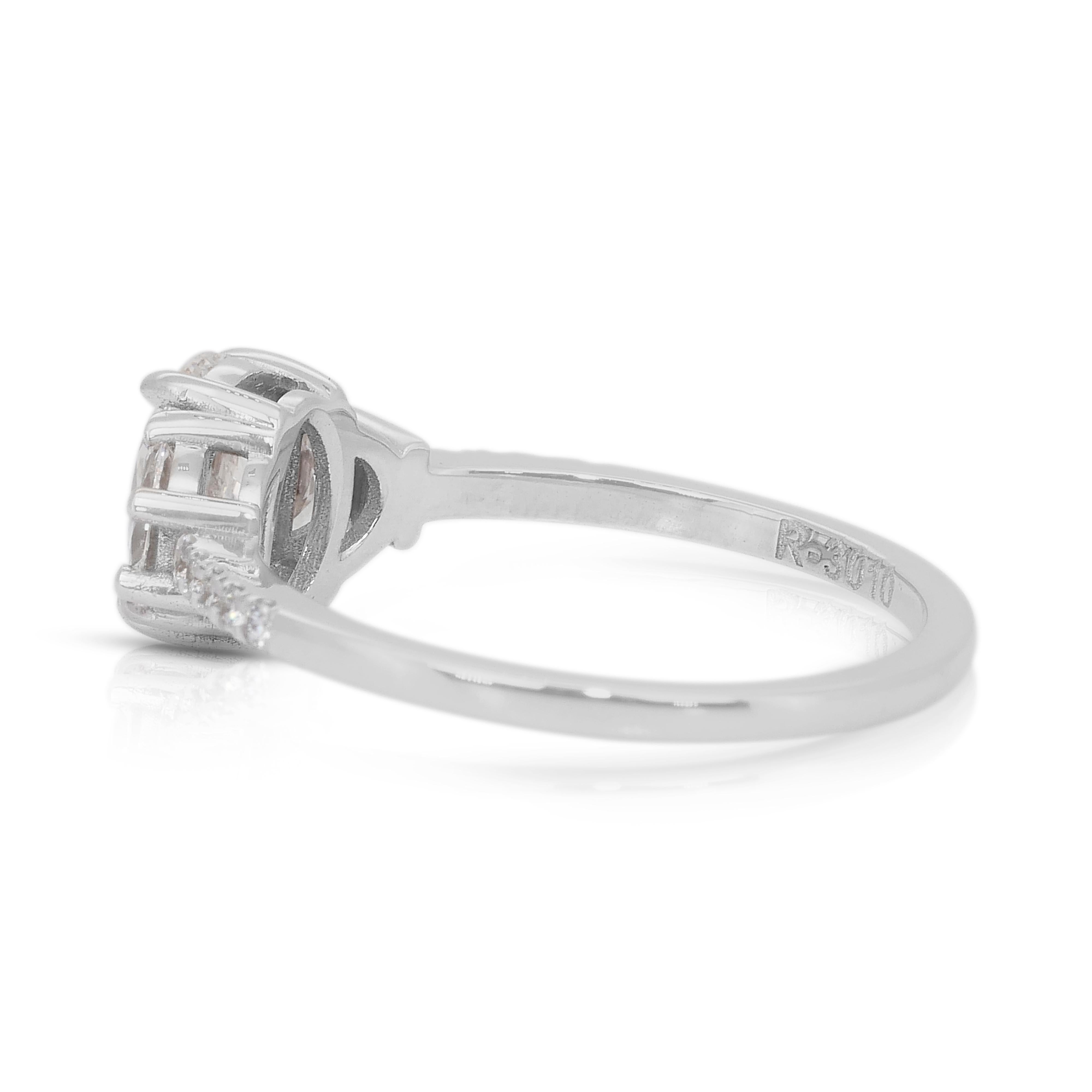 Anello senza tempo con 3 pietre e 1,26 carati di diamanti in oro bianco 18 carati - Certificato GIA In condizioni Nuovo in vendita a רמת גן, IL