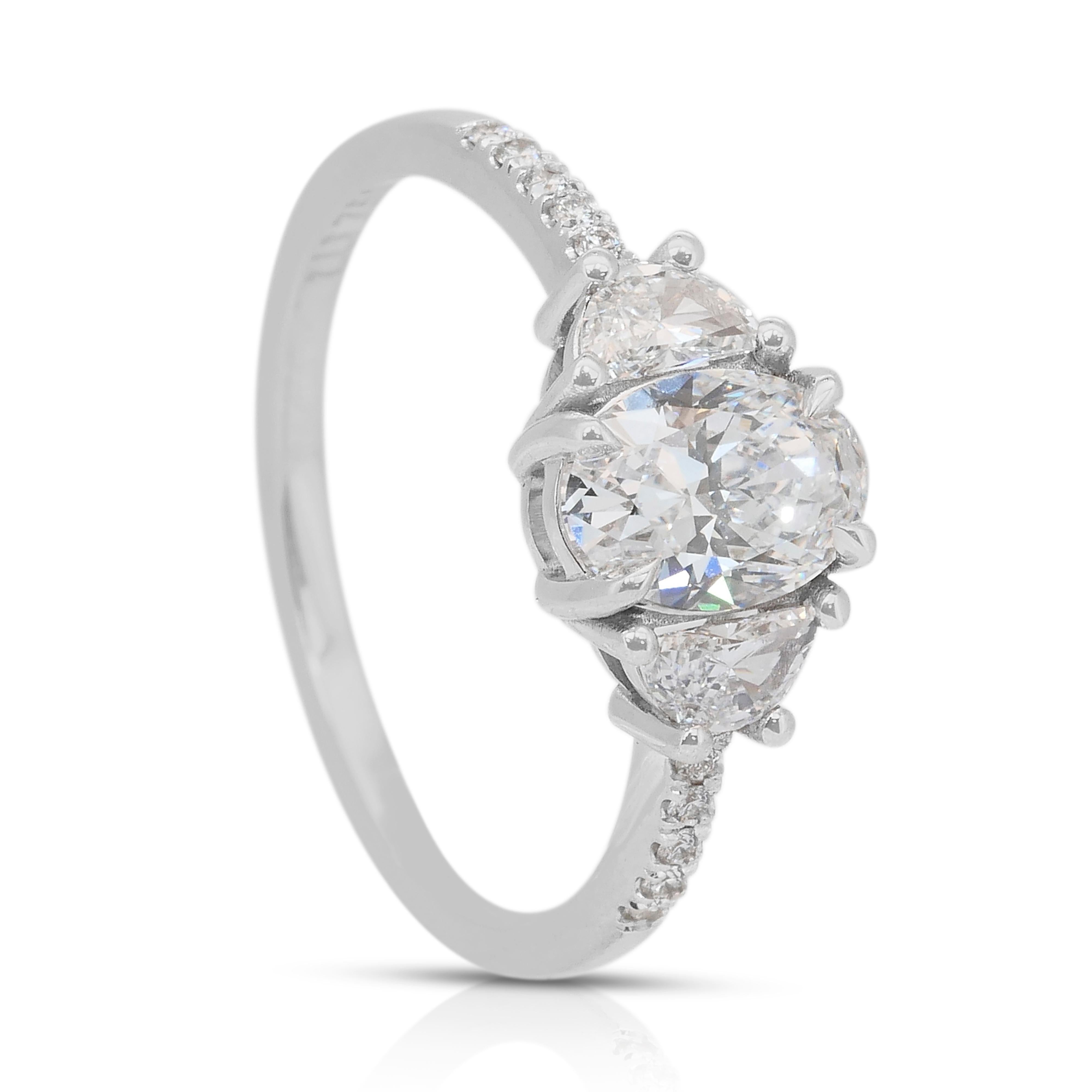 Anello senza tempo con 3 pietre e 1,26 carati di diamanti in oro bianco 18 carati - Certificato GIA in vendita 2