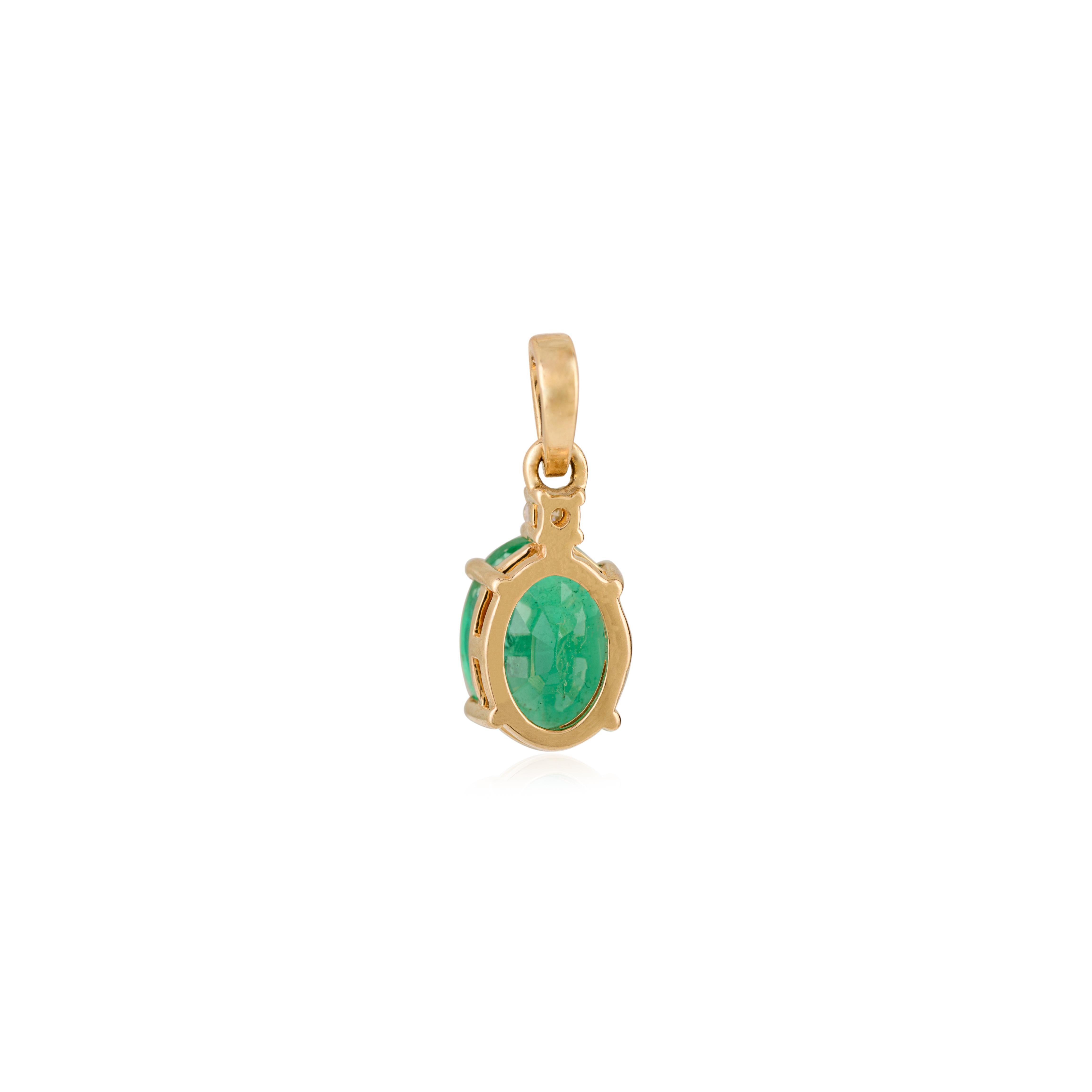 Timeless 1.28Ct Natural Zambian Emerald & Diamond Pendant in 14K Yellow Gold en Nuevo estado para la venta en New York, NY